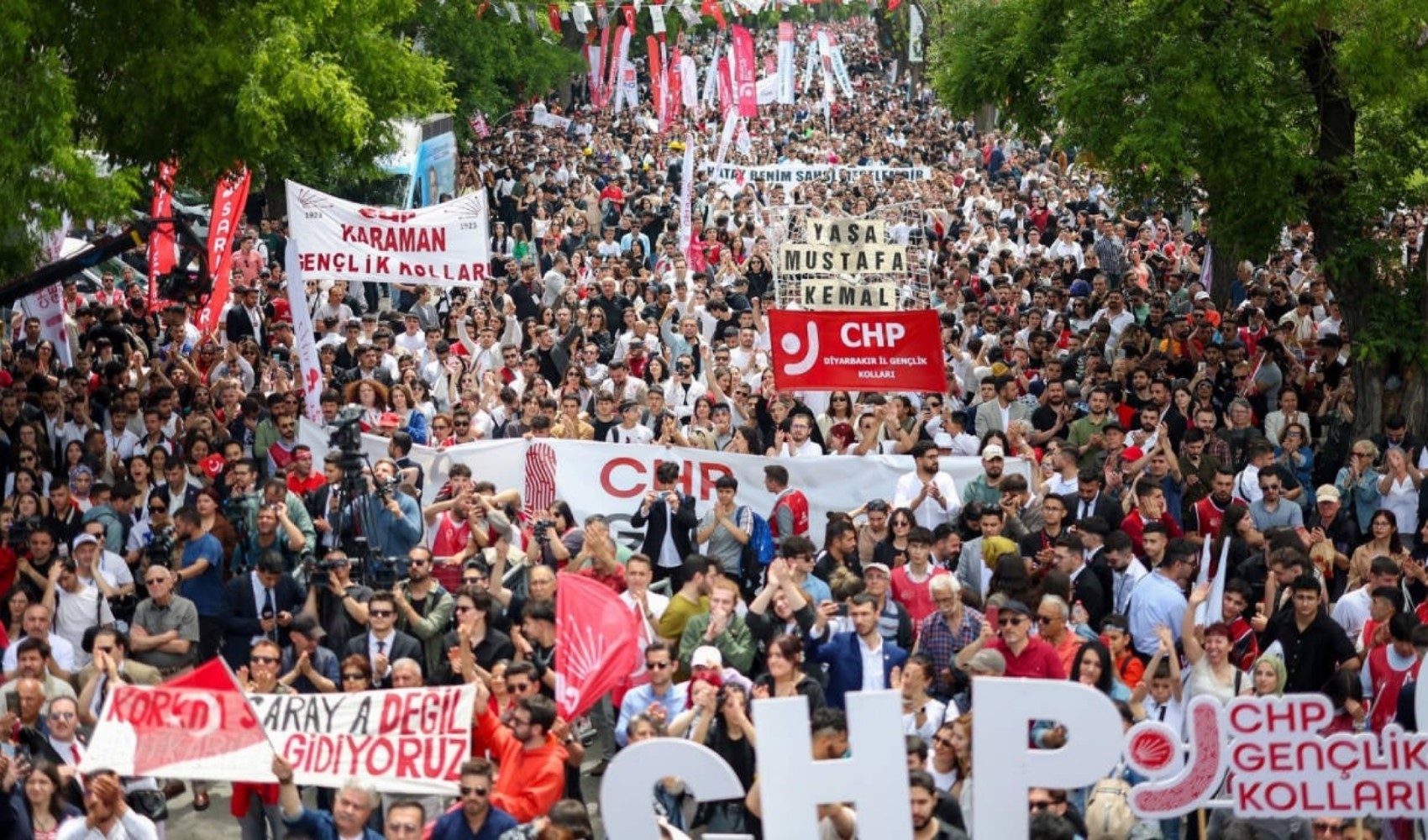 CHP 19 Mayıs'ta 'Gençlik Yürüyüşü' düzenleyecek