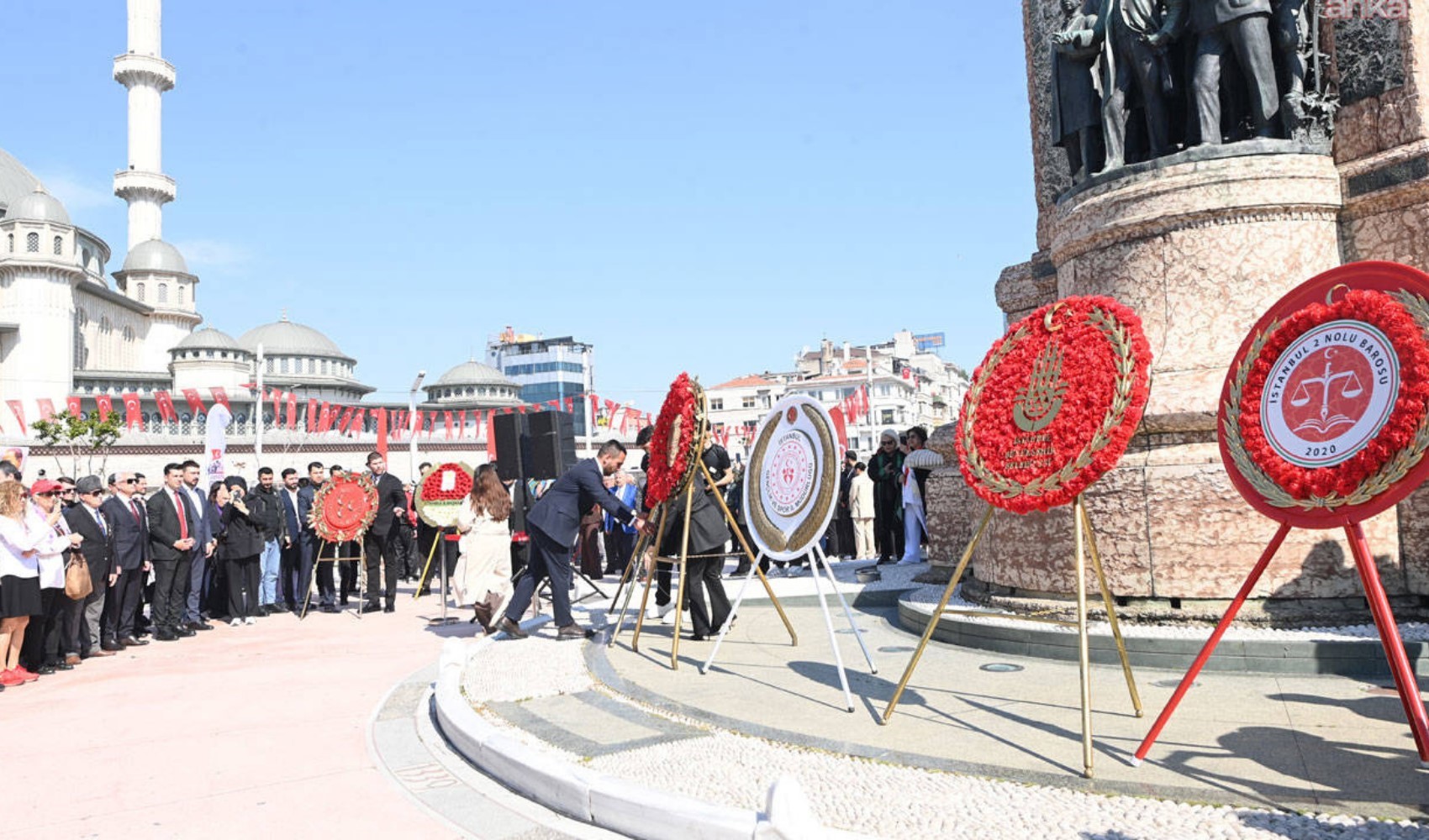 Taksim'de 19 Mayıs krizi
