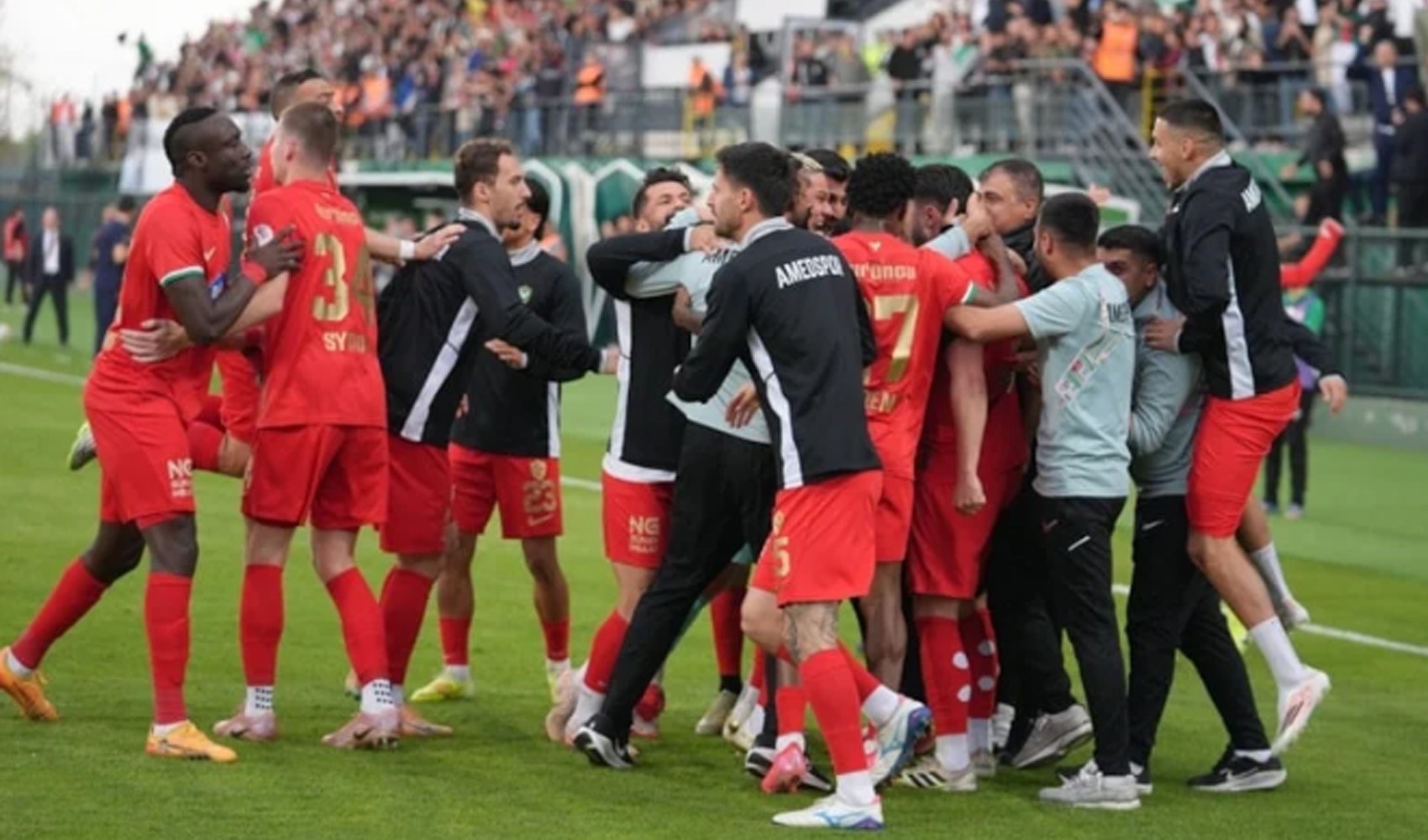 Amedspor Süper Lig'e yükseldi