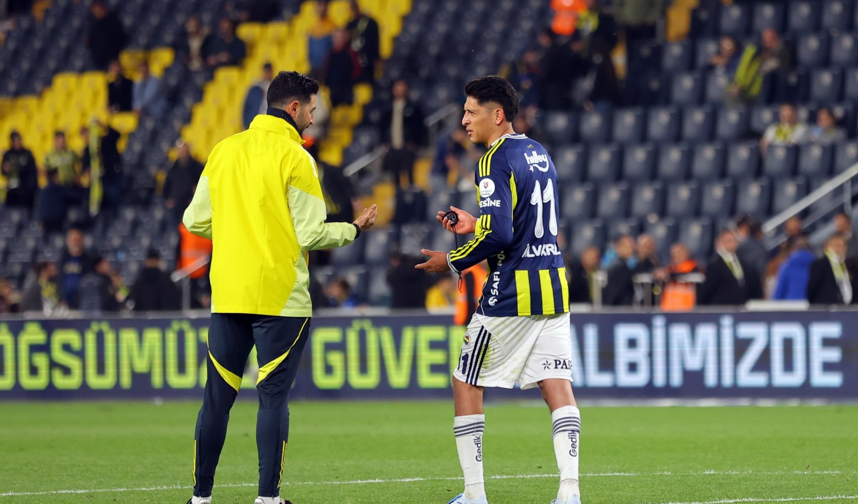 11 maç sonra forma giyen Alvarez, ıslıklandı