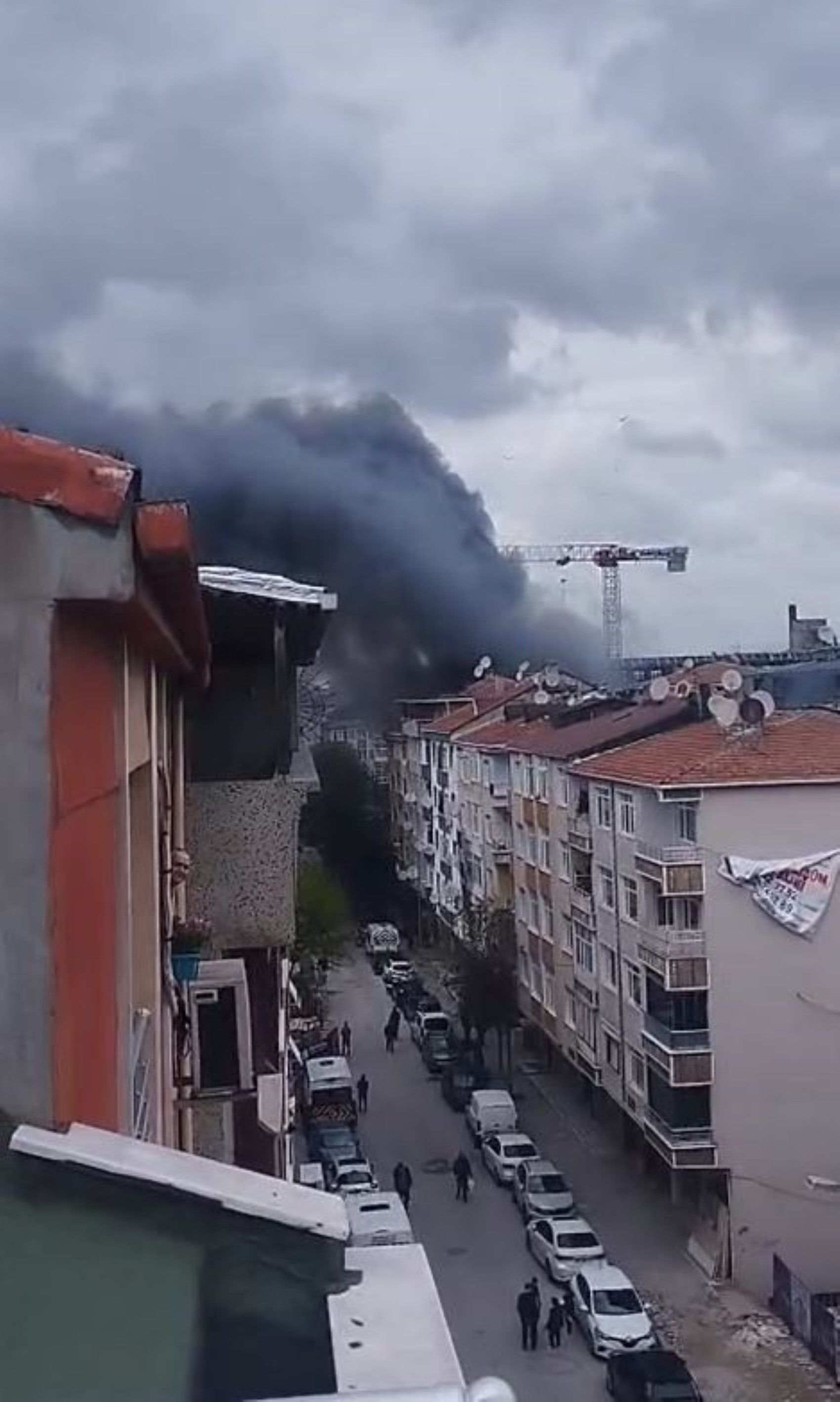 Güngören'de okul inşaatında yangın