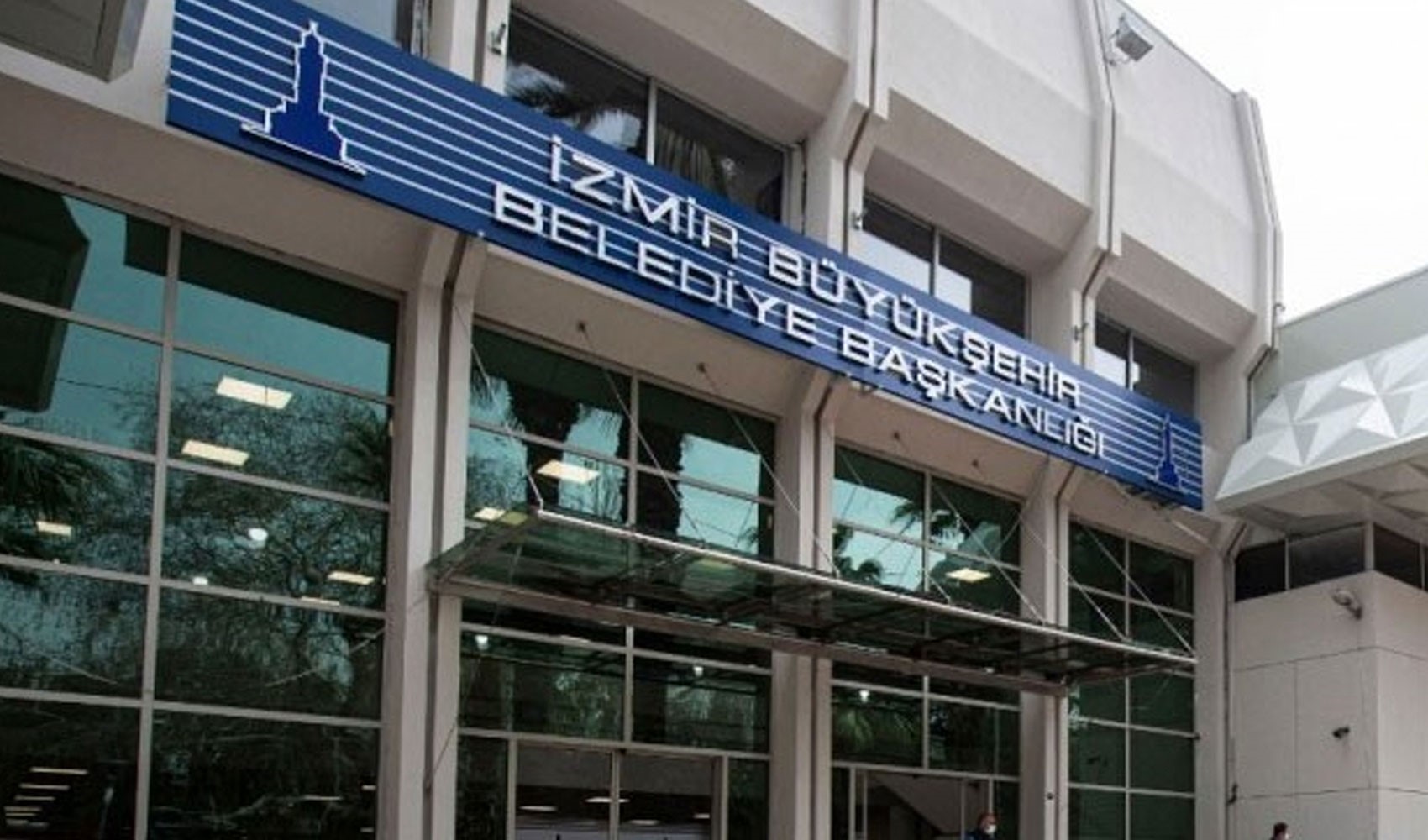 İzmir Büyükşehir Belediyesi'ne operasyon