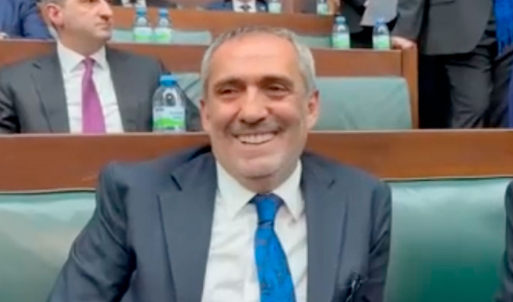 Yavuz Bingöl AKP Grup Toplantısı'nda: 'Siyasetten uzak kalamıyoruz'