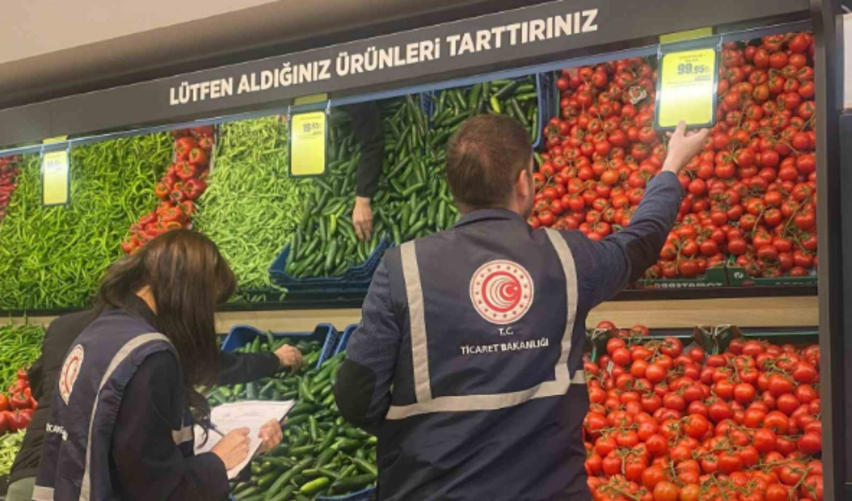 Bakanlık bayram öncesi sahaya indi: Marketlerde etiket denetimi