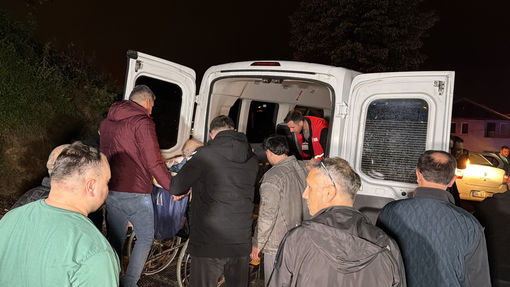 Düzce'de huzurevinde yangın: 54 kişi tahliye edildi