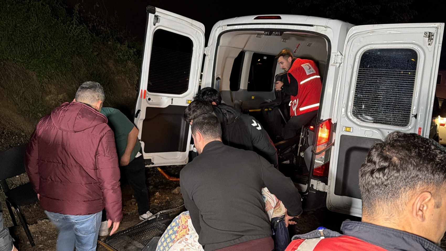 Düzce'de huzurevinde yangın: 54 kişi tahliye edildi