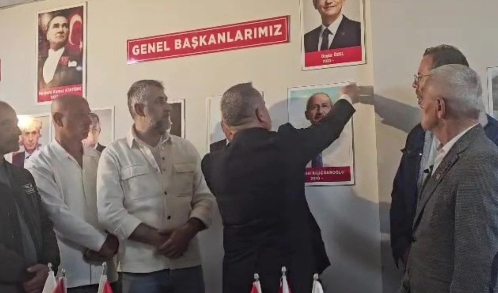 'AKP'nin değirmenine su taşıyor'