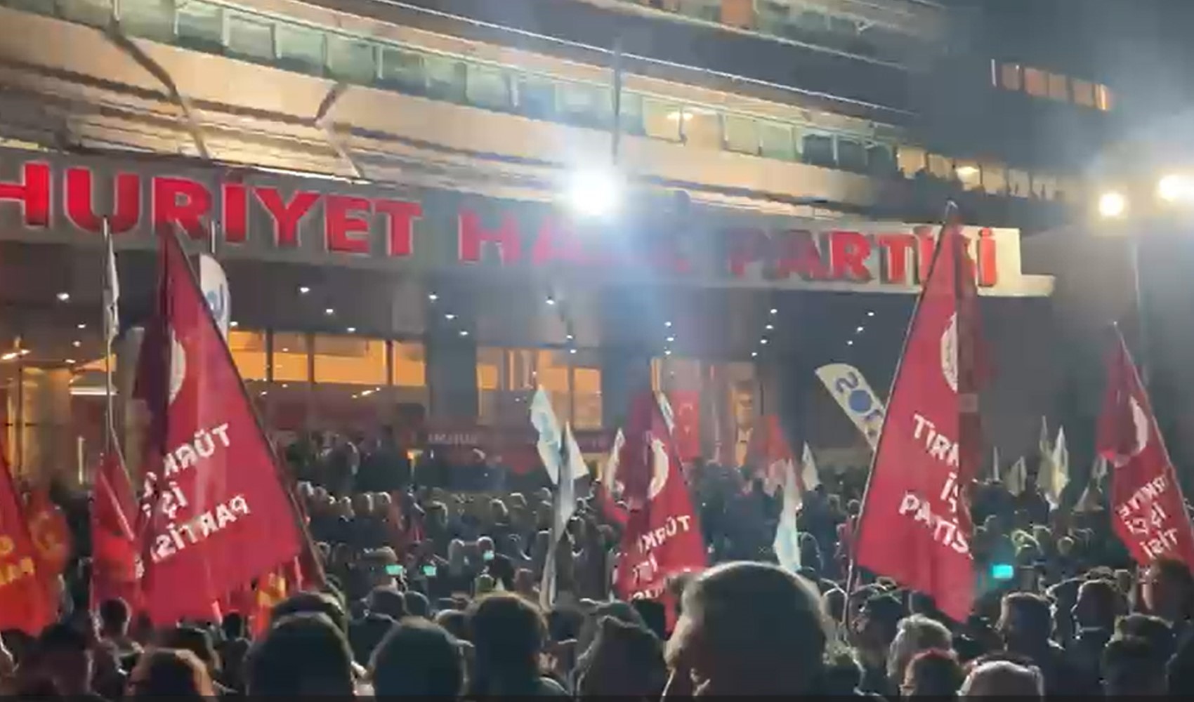 CHP'li partililerden 'hain Kemal' sloganları