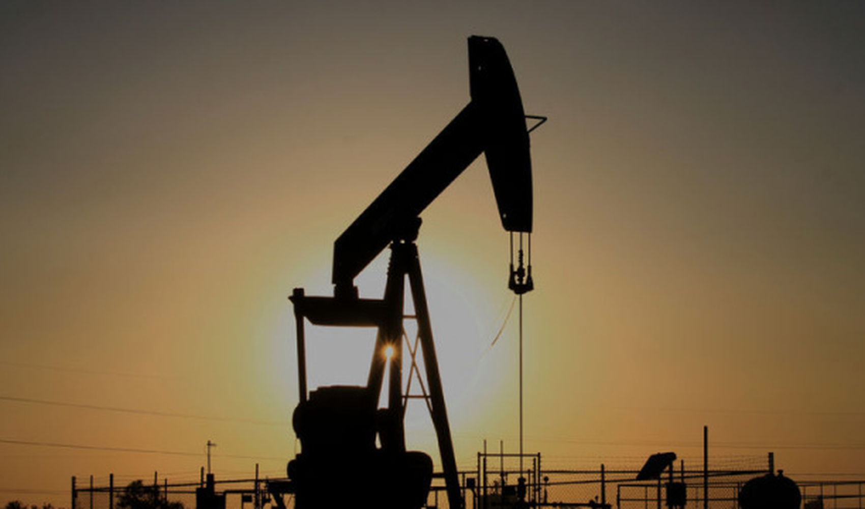 Müzakerelerdeki belirsizlik petrol fiyatlarını yeniden yukarı taşıdı