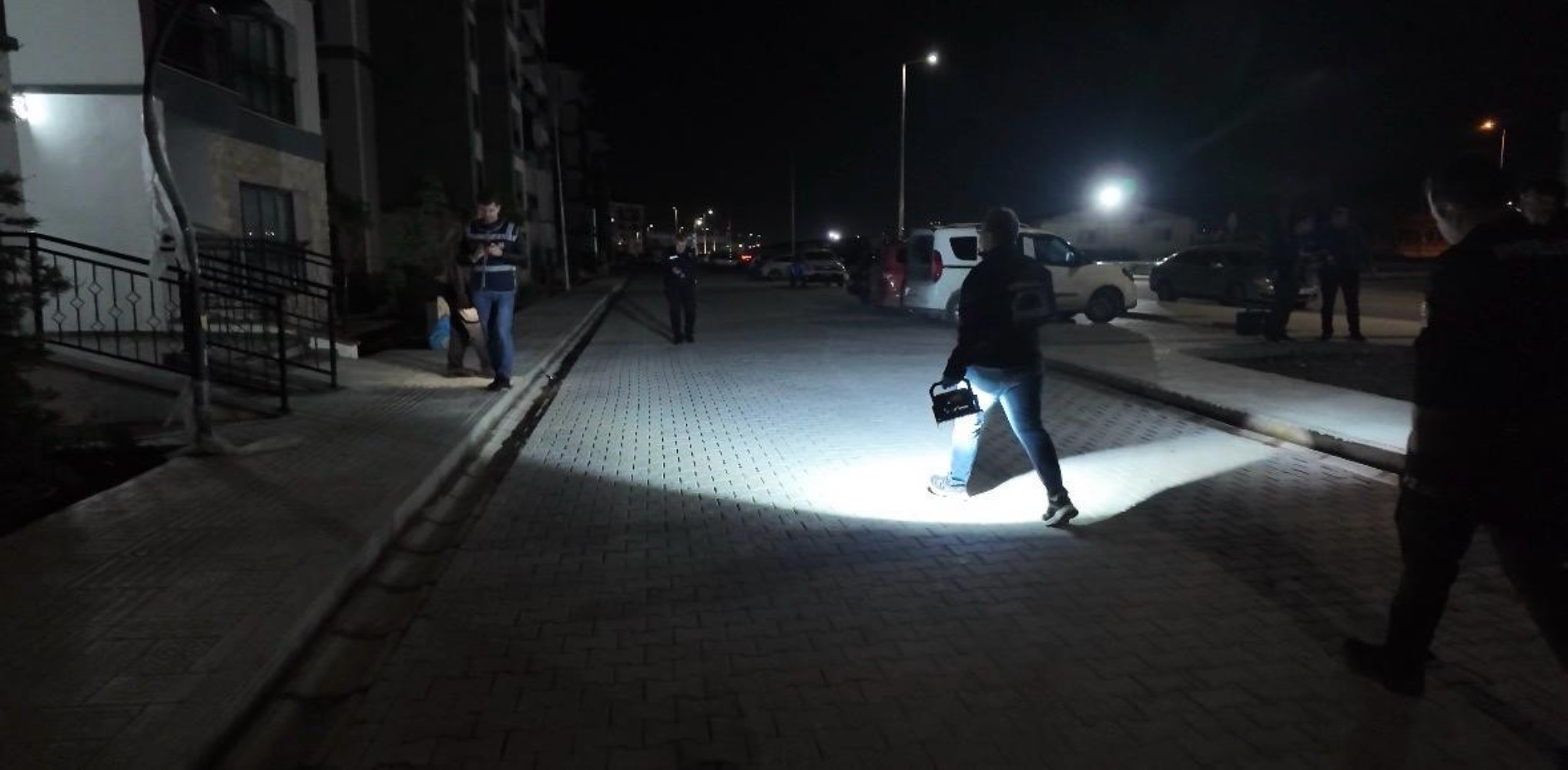 Kayınbaba kızıyla boşanma aşamasındaki damadını vurdu