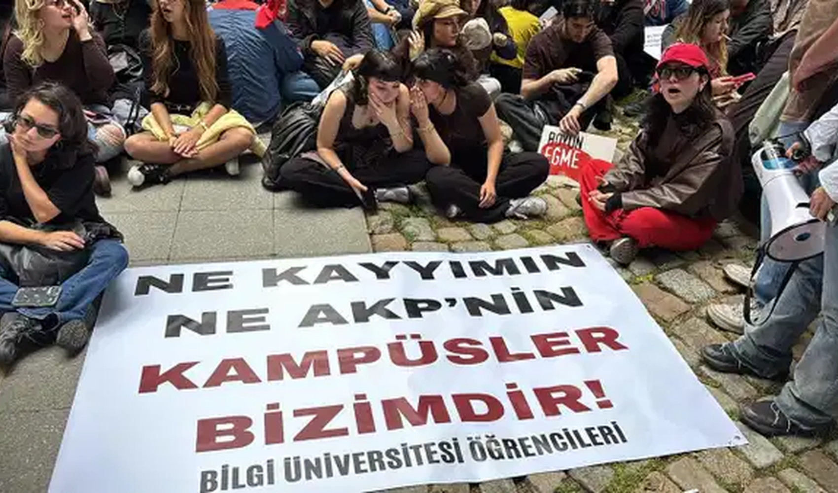 Bilgi Üniversitesi’nin kapatılma kararına İstanbul Barosu’ndan sert tepki