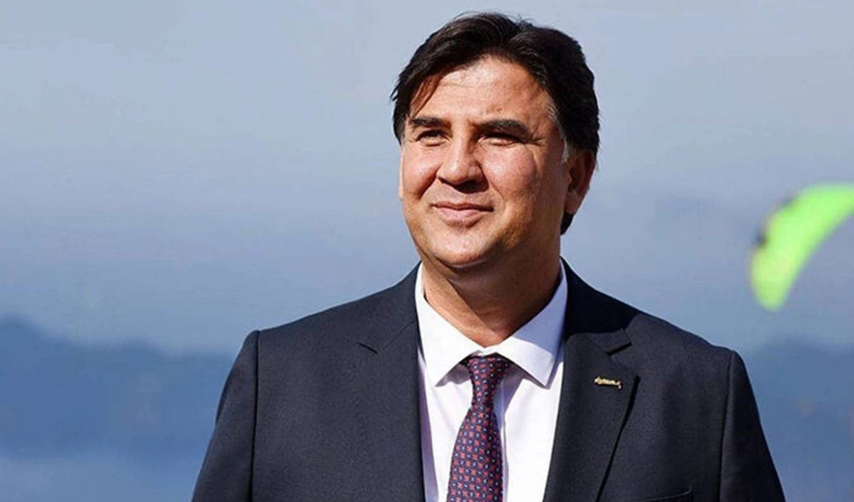 Fethiye Belediye Başkanı Alim Karaca silahlı saldırıya uğradı