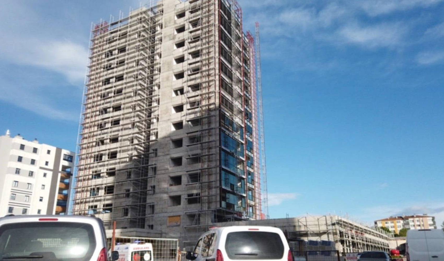 Kayseri’de inşaatta çalışan işçinin üzerine mermer blok düştü