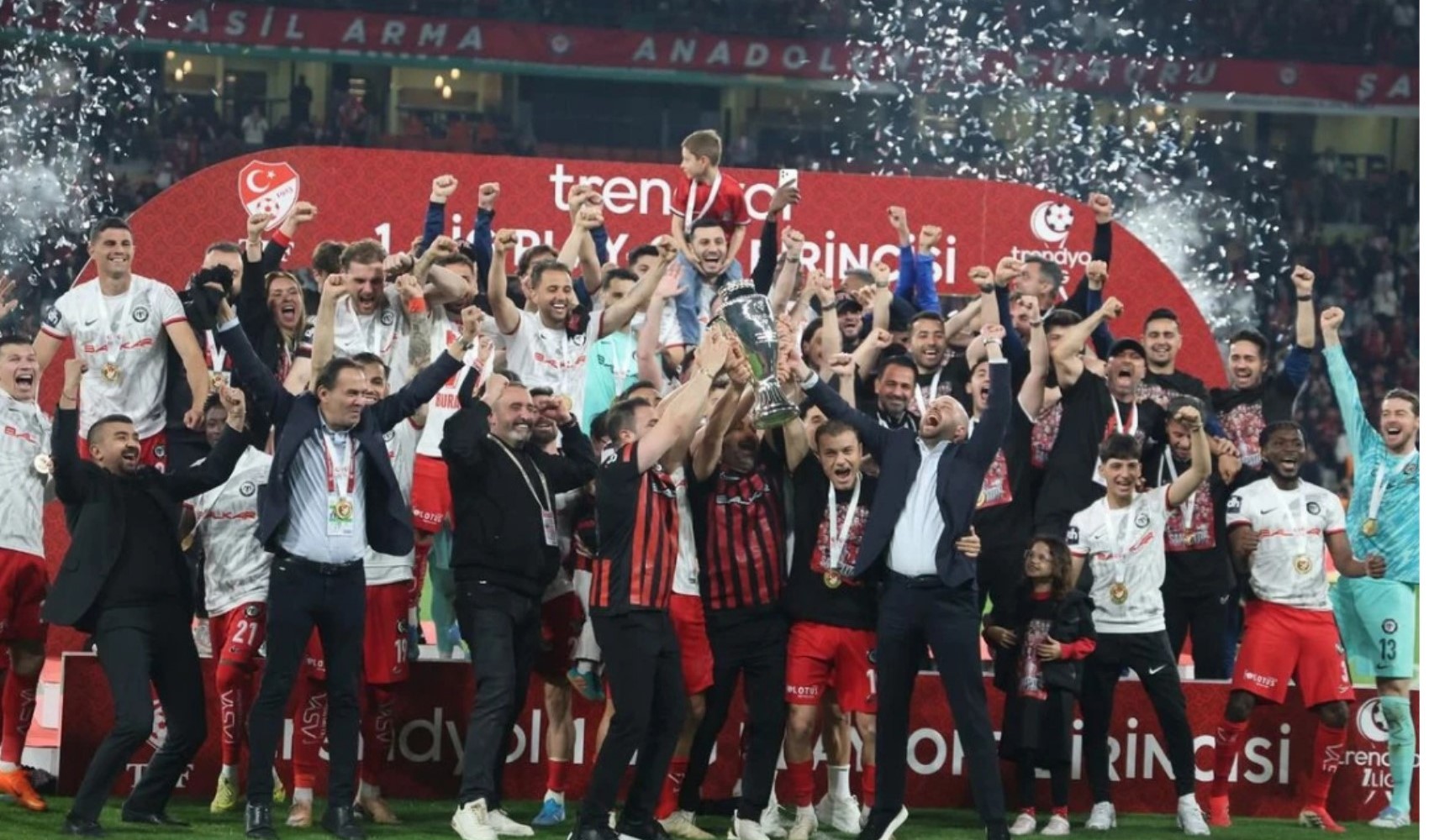Futbol liglerinde 2025-26 sezonu bilançosu netleşti: 