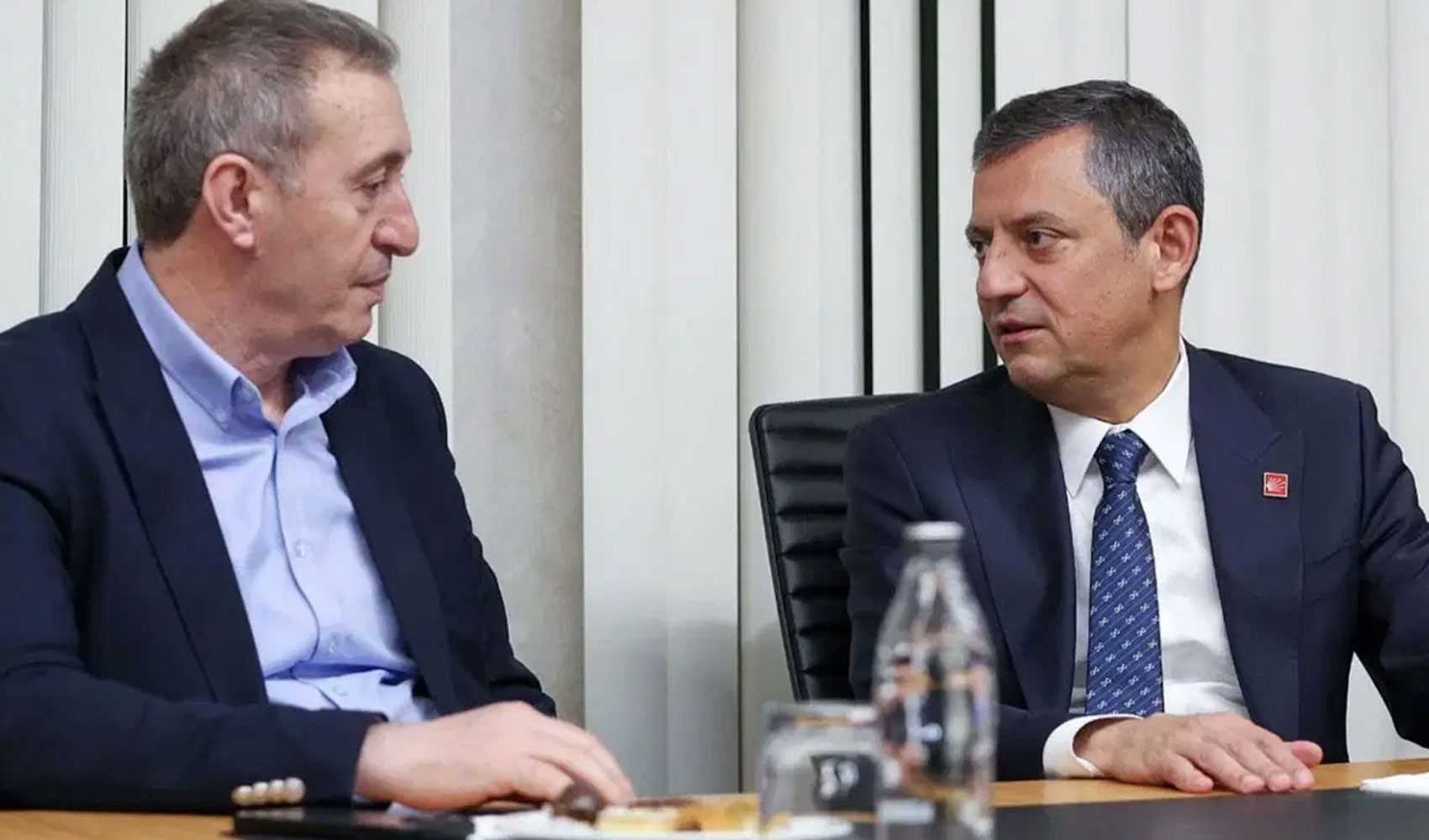 Son Dakika... Özgür Özel'i ziyaret eden DEM Parti'den ilk açıklama: 'Her türlü sorumluluğu almaya hazırız'