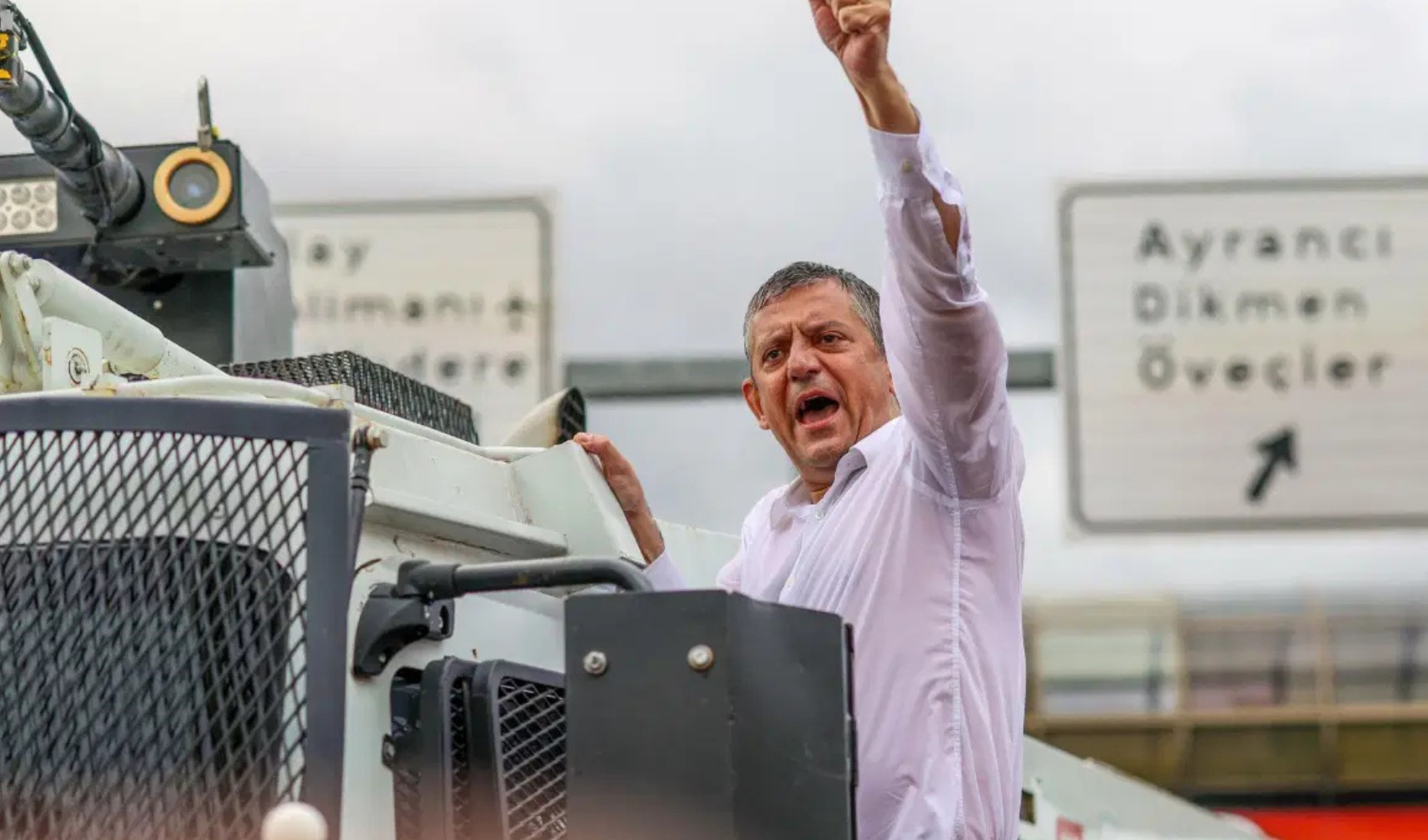 CHP lideri Özgür Özel'den mutlak butlan kararı sonrası ilk miting
