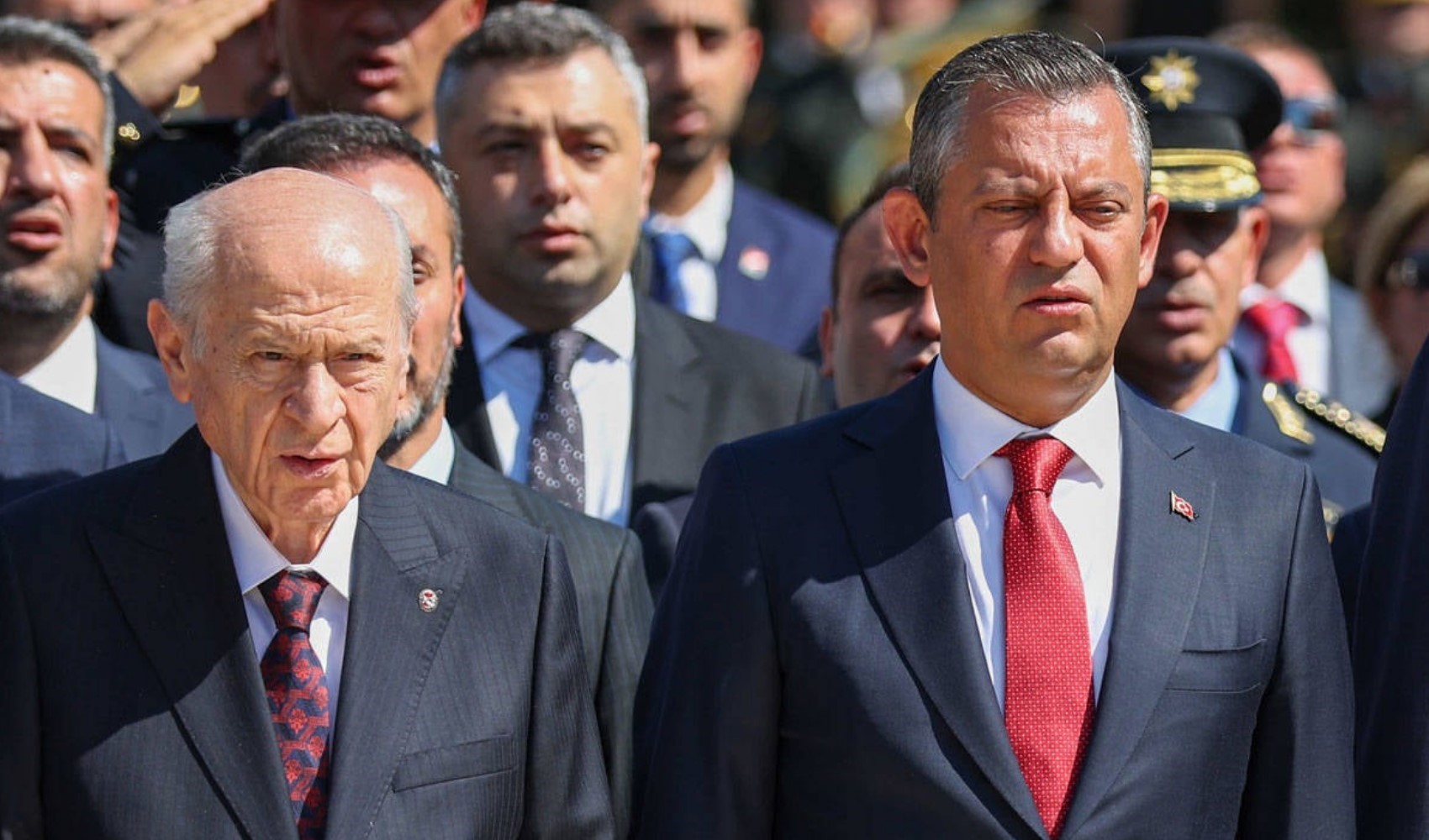 Özel ile Bahçeli telefonda görüştü