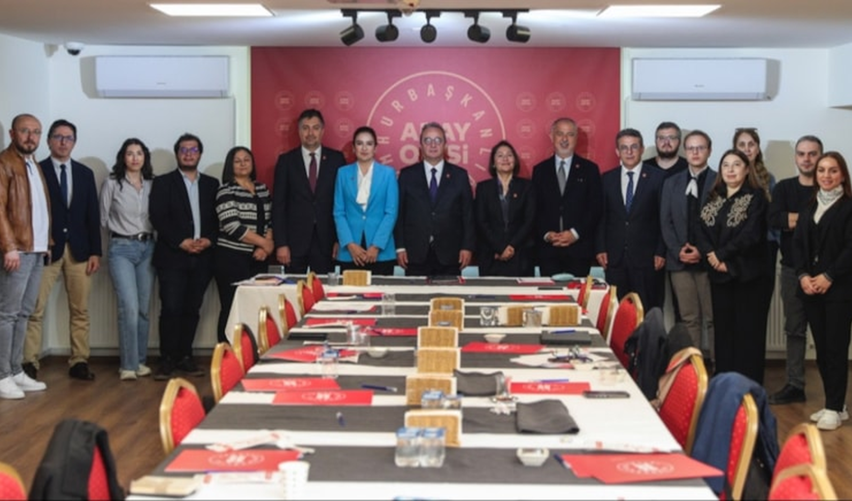 Cumhurbaşkanlığı aday ofisi kapandı