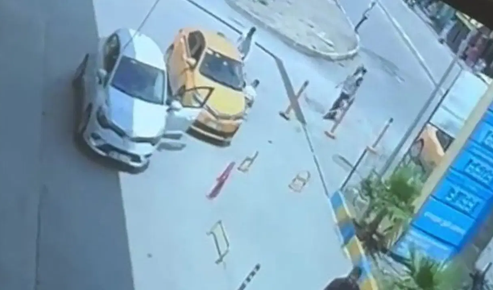 Adana’da yol verme tartışması kanlı bitti: Taksici beş yerinden bıçaklandı