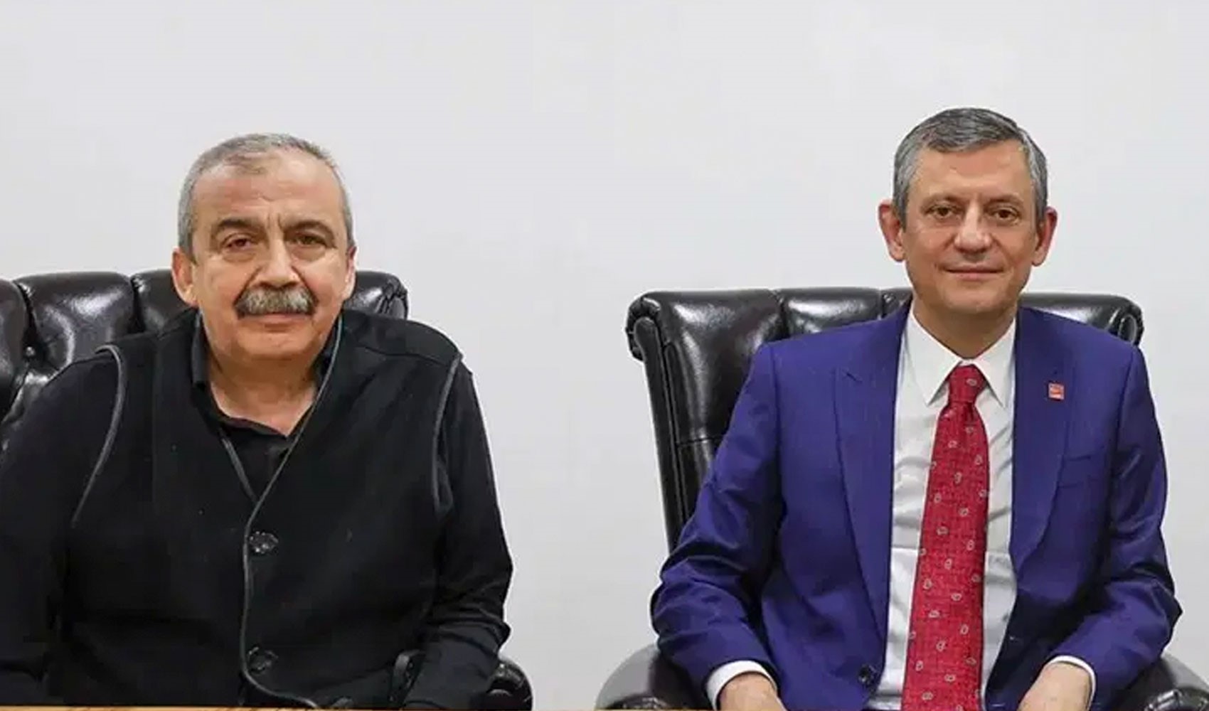 Özgür Özel’den Sırrı Süreyya Önder için anma mesajı
