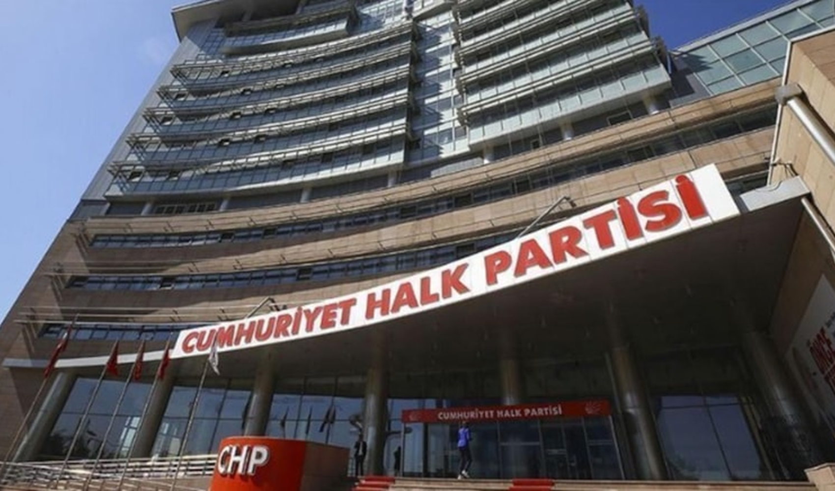 CHP’nin seçimlere katılımı tartışma konusu oldu