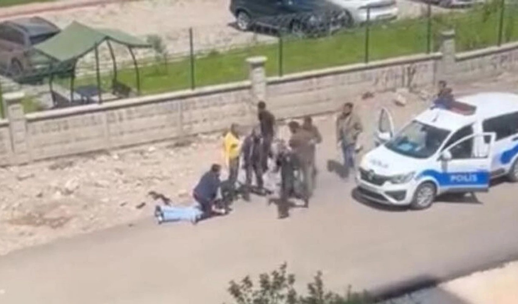 Diyarbakır'da okul önünde silah sesleri yükseldi: 'Öğrenciler tahliye edildi'