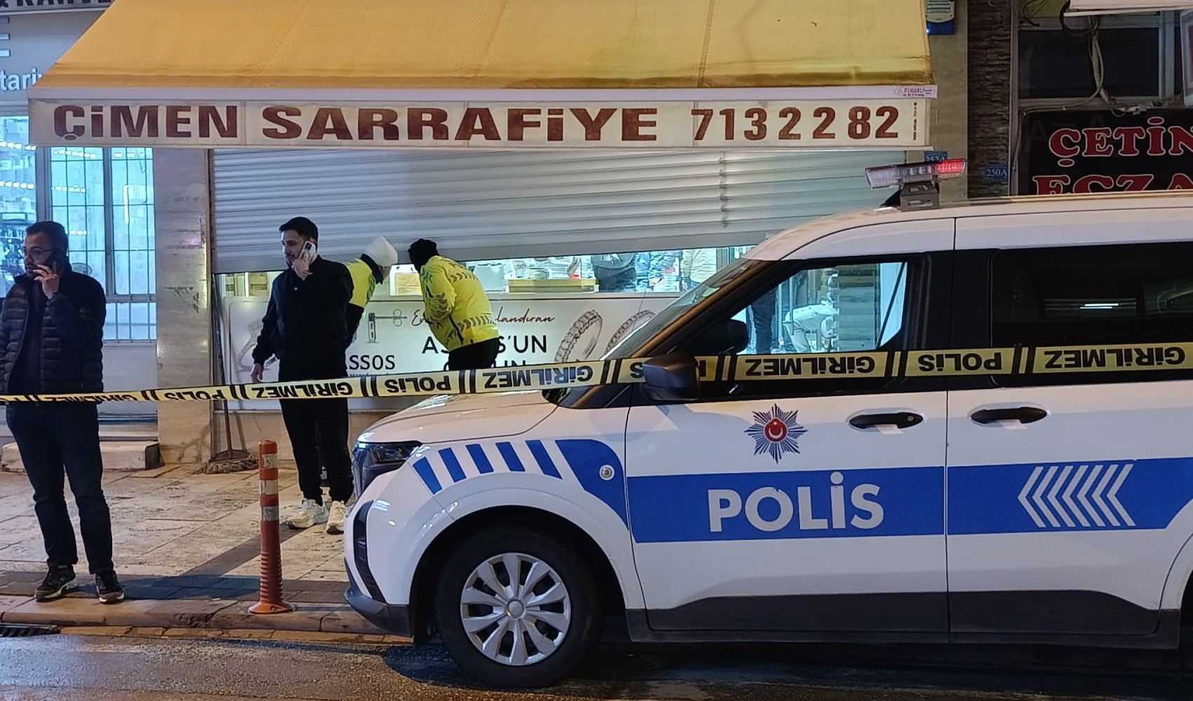 Kuyumcu 100 kilogram emanet altınla yurt dışına kaçtı