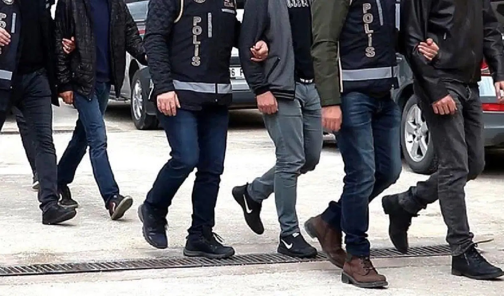 İstanbul merkezli 3 ilde 'change' operasyonu: Hasarlı araçları piyasaya süren şebeke çökertildi