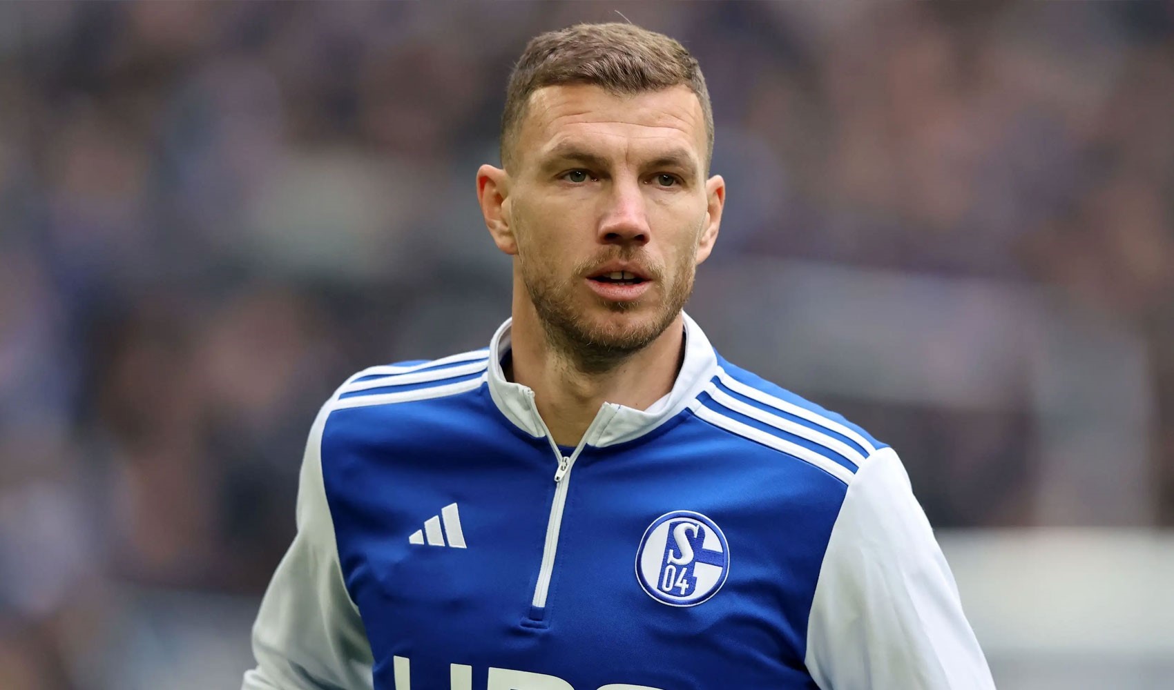 Schalke 04'te Edin Dzeko'nun geleceği merak konusu oldu