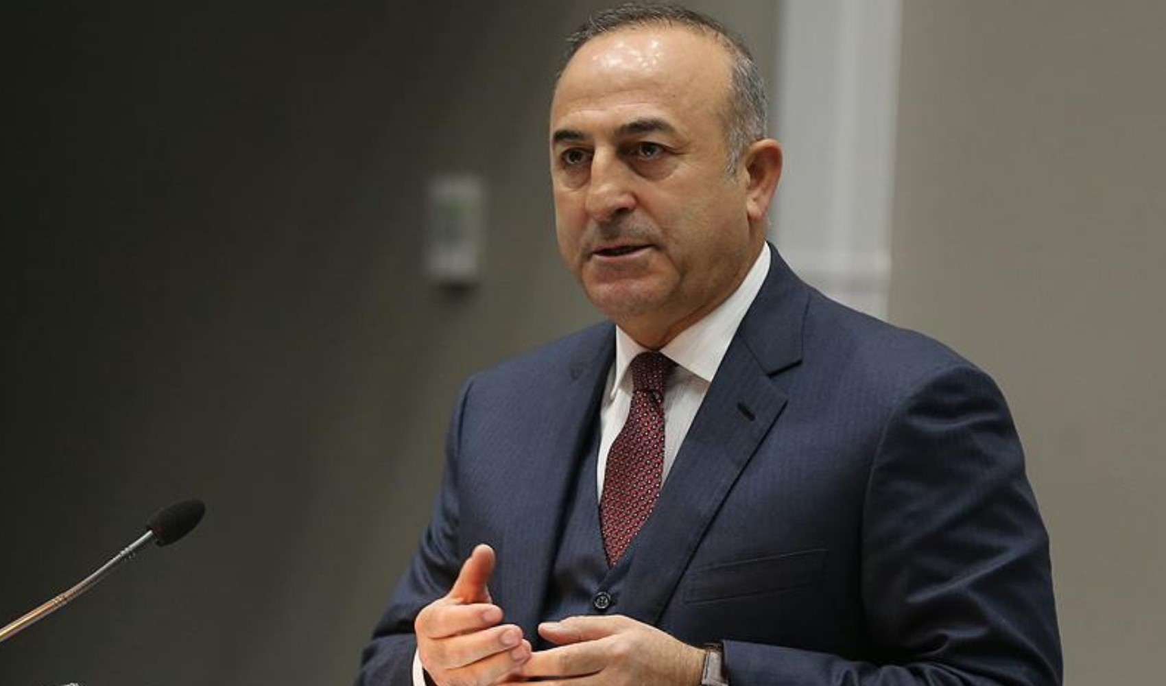 Mevlüt Çavuşoğlu'nun kardeşi silahla yaralandı!