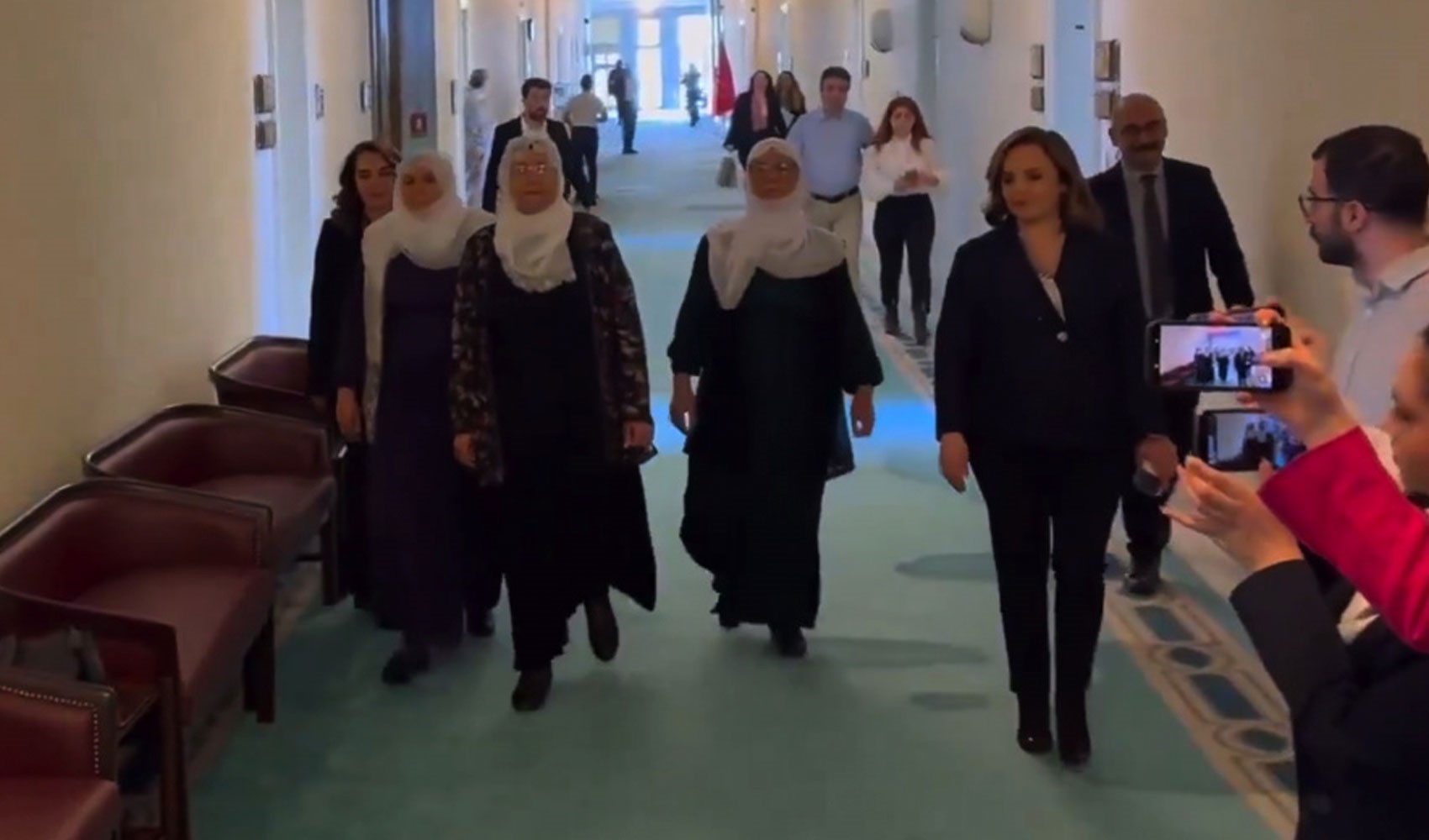 Barış anneleri MHP’yi ziyaret etti
