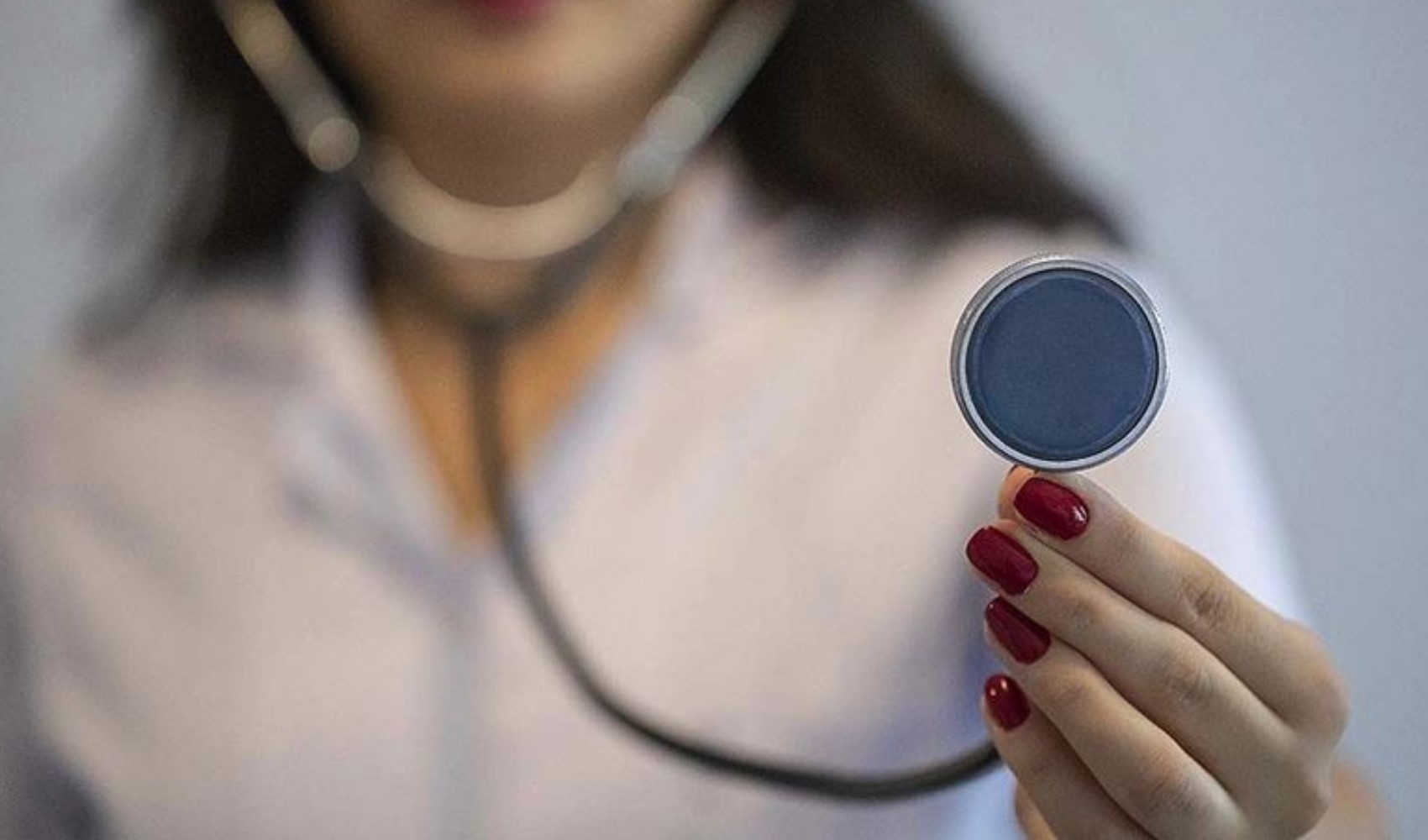 1 Haziran'da başlıyor: Özel hastanelerde doktorlara 2 kurum sınırı