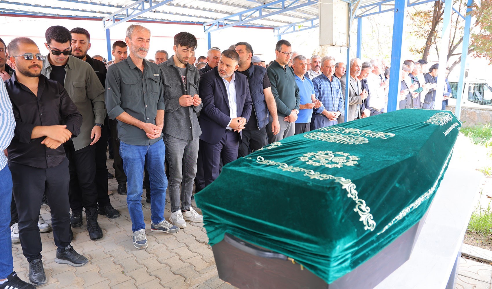Cinayete kurban giden Kübra Yapıcı son yolculuğuna uğurlandı