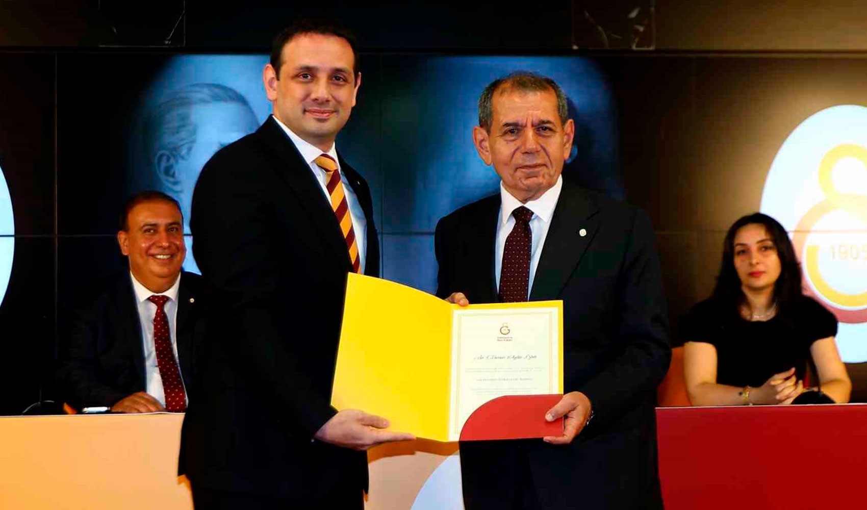 Galatasaray’da Dursun Özbek yönetimi mazbatasını aldı