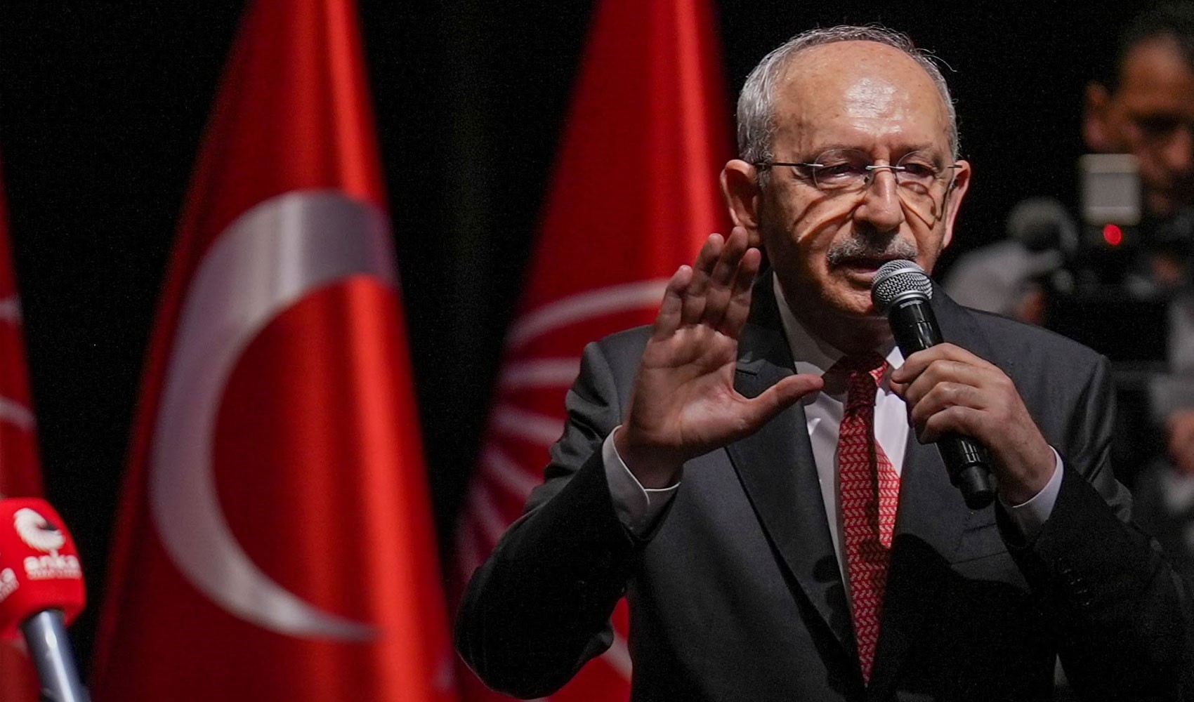 CHP'de Kılıçdaroğlu MYK'sı 'ihraç' gündemiyle toplanıyor
