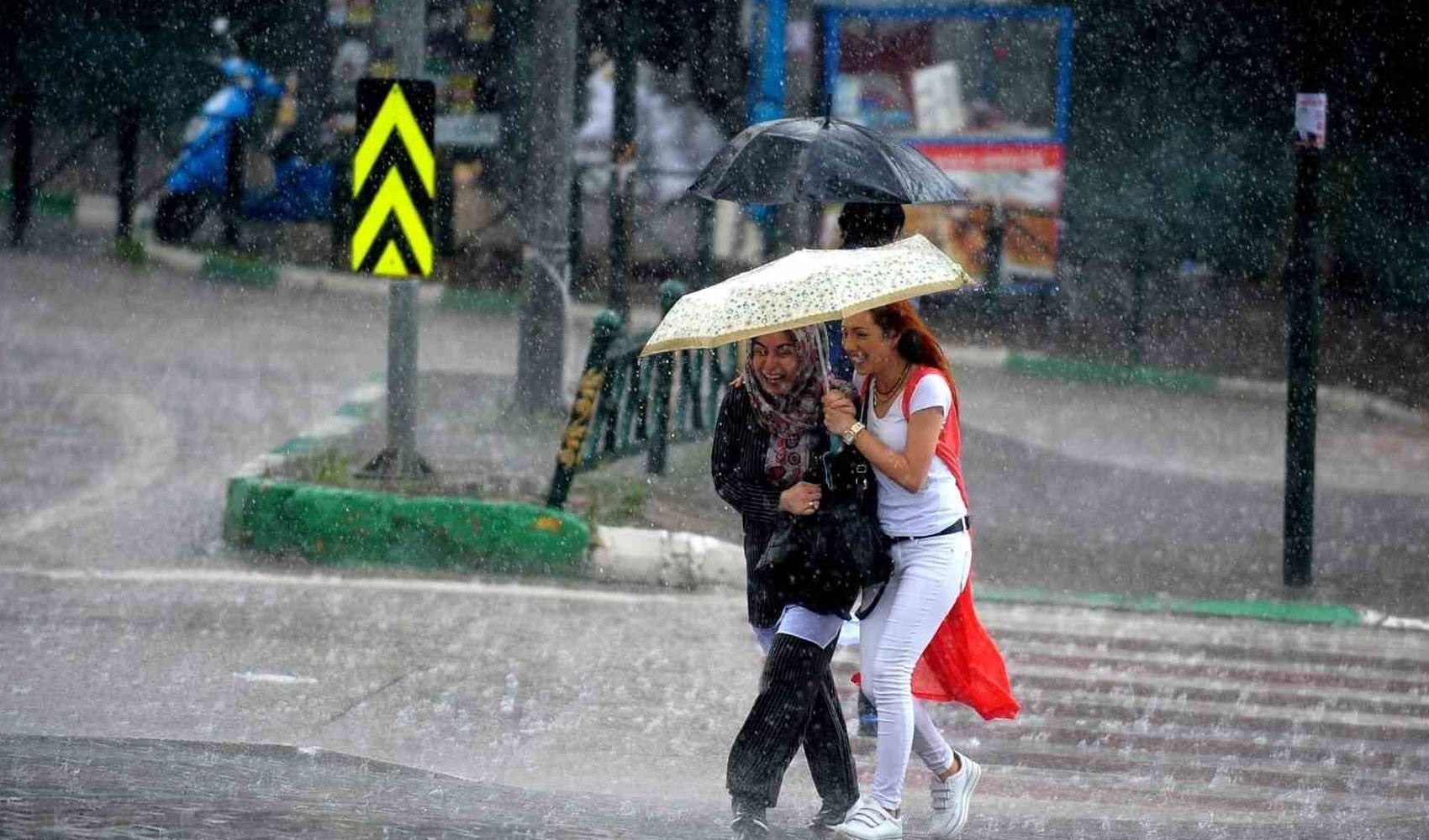 Meteoroloji'den kuvvetli yağış ve rüzgar uyarısı