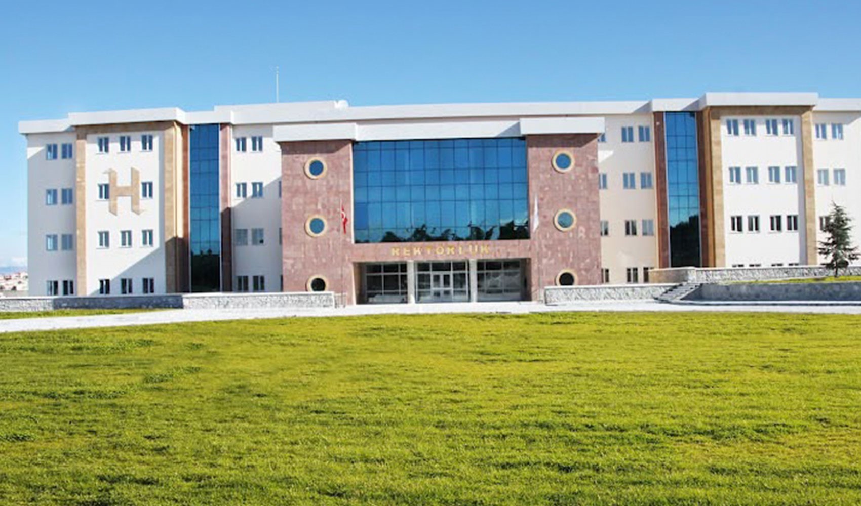 Hitit Üniversitesi'nde milyonluk vurgun iddiası! 11 yıldır işçinin alın terini kim çaldı?