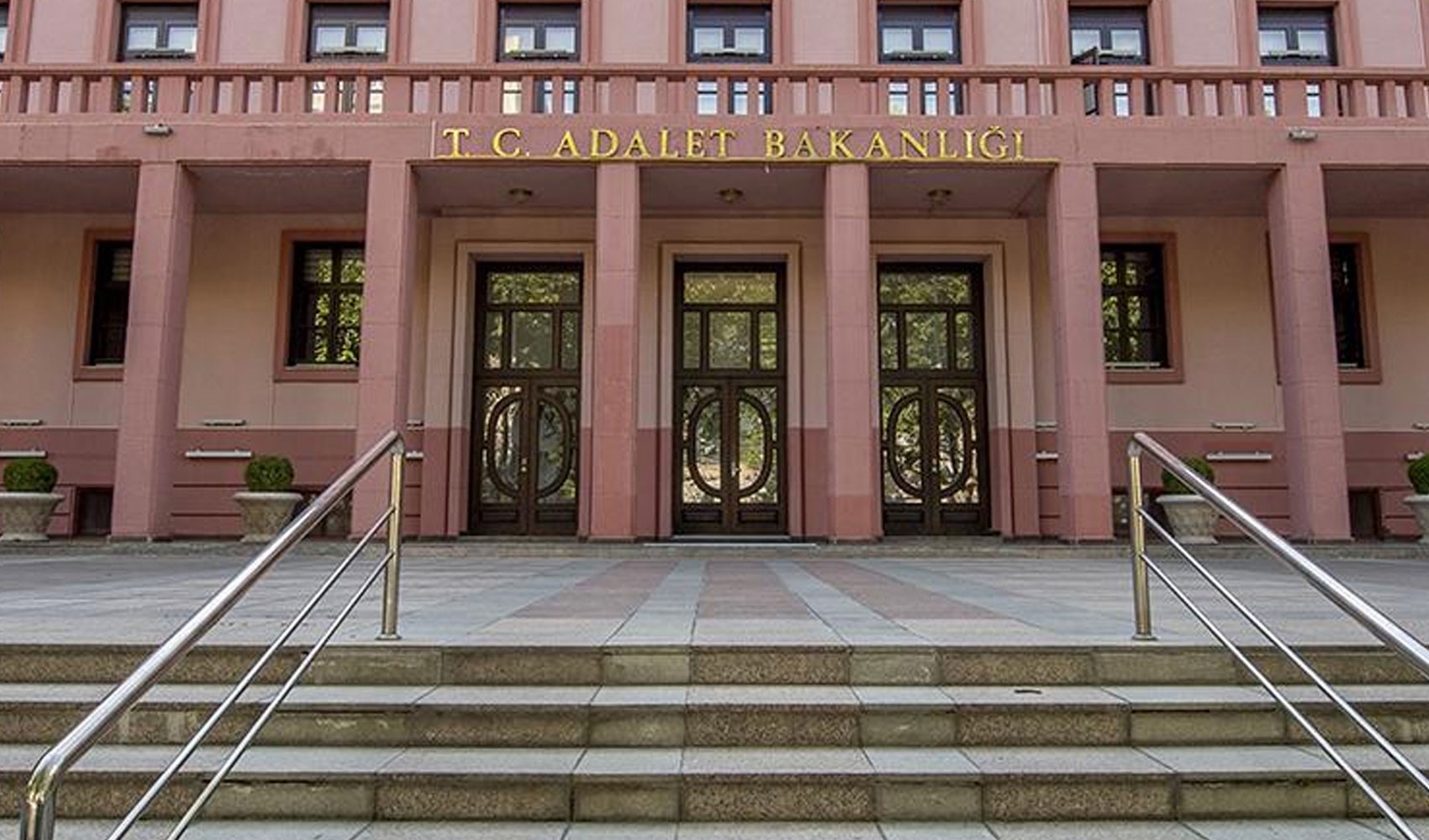 Adalet Bakanlığı duyurdu: UYAP'a erişim duracak