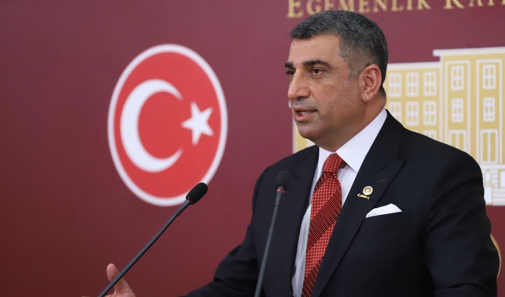 Parti meclisi üyelerimizin istifalarını doğru bulmuyorum
