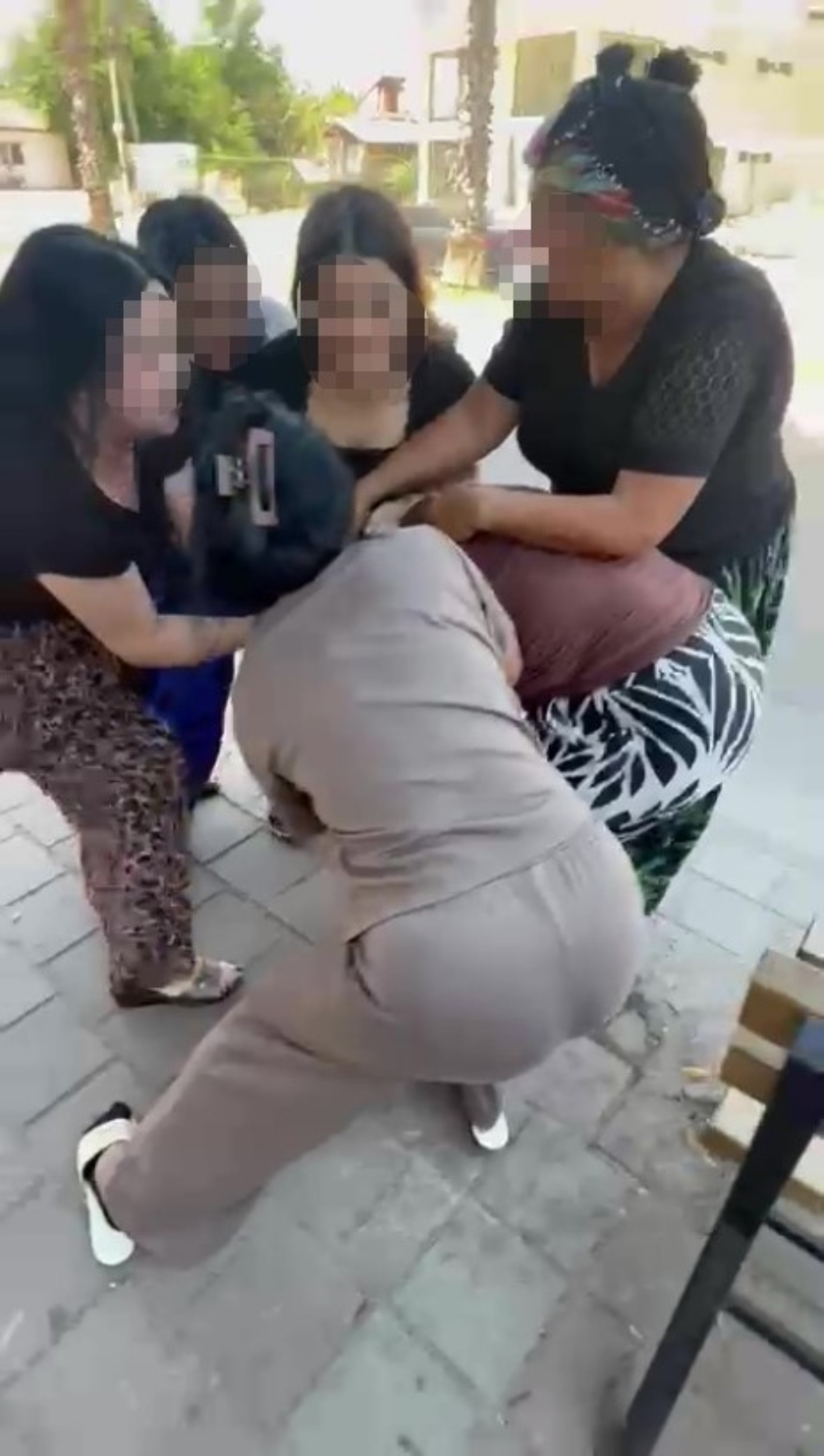 Sokak ortasında 6 kadının saldırısına uğramıştı: Genç kadın o anları anlattı
