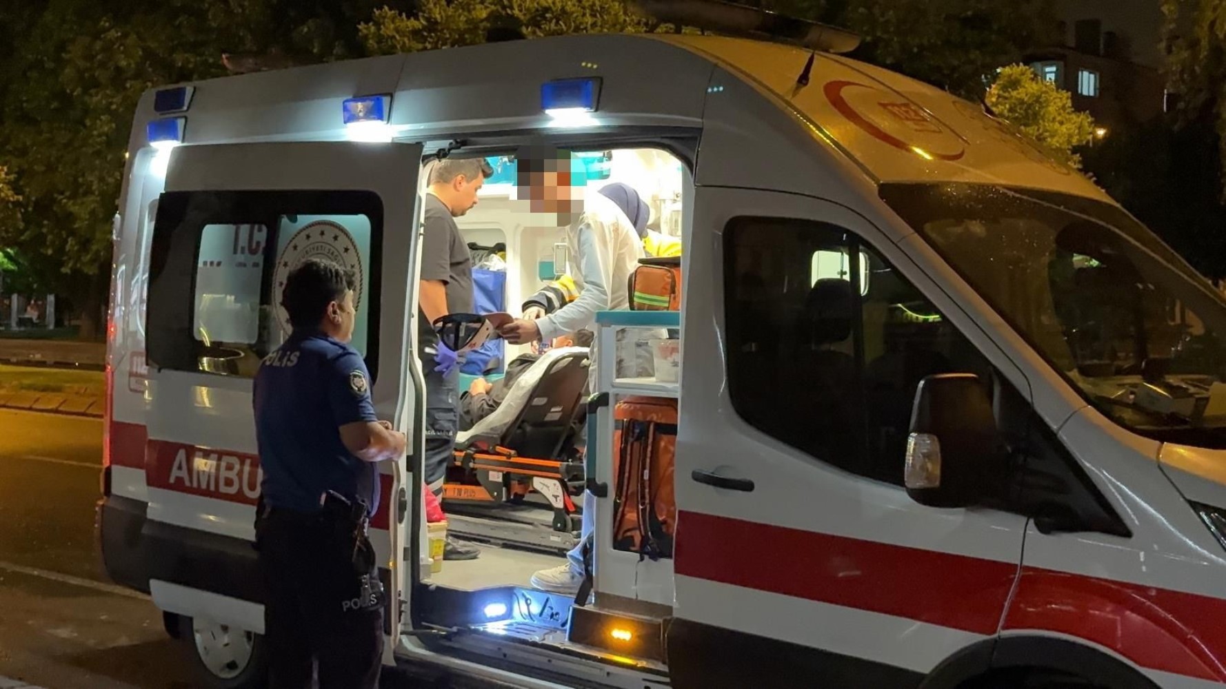 Parkta çocuklar arasında bıçaklı kavga: İki yaralı