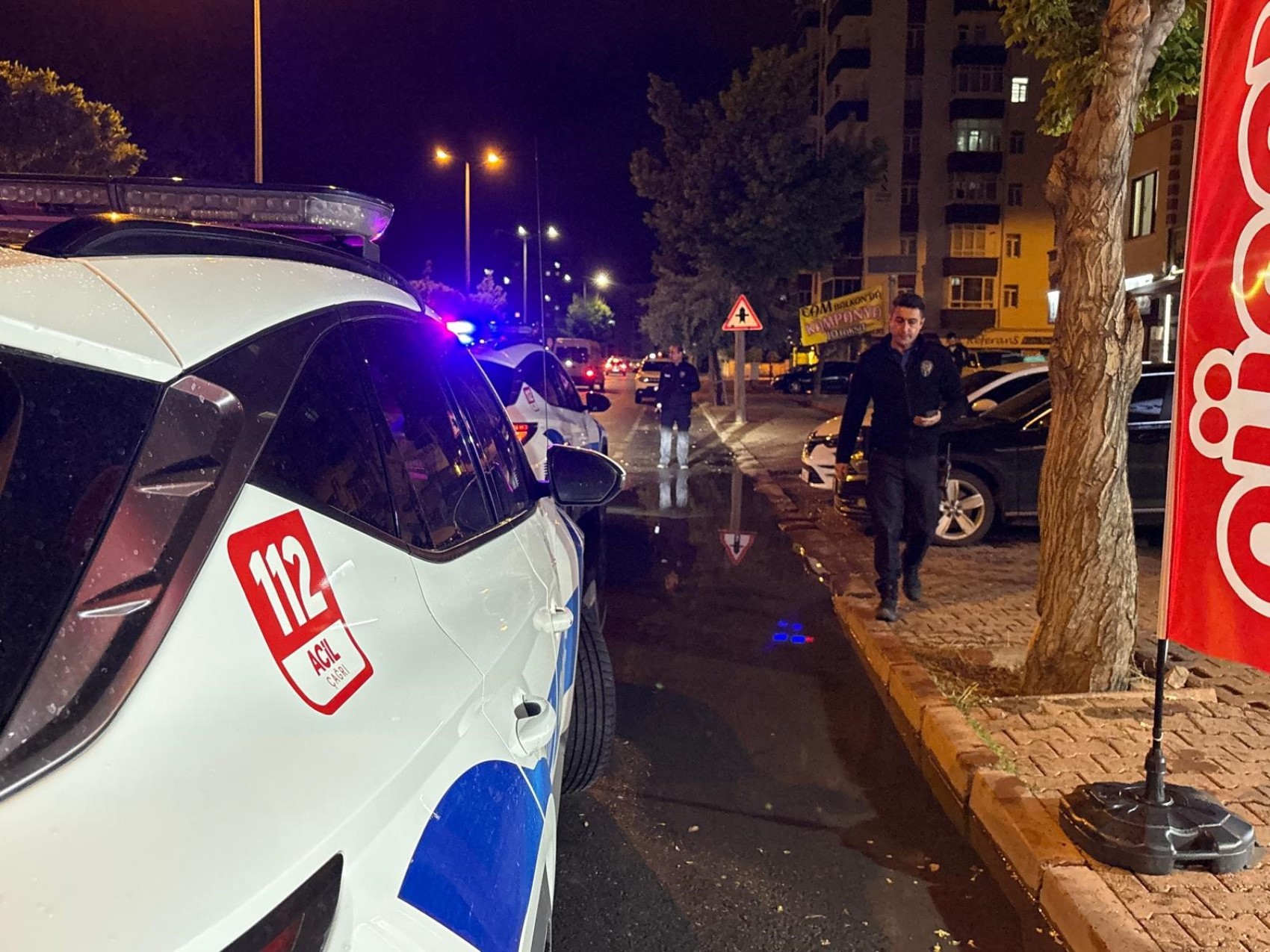 Parkta çocuklar arasında bıçaklı kavga: İki yaralı