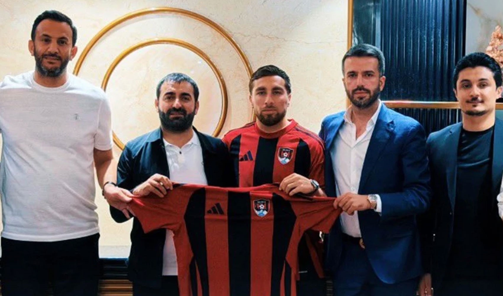 Vanspor, Ozan Can Kökçü'yü kadrosuna kattı