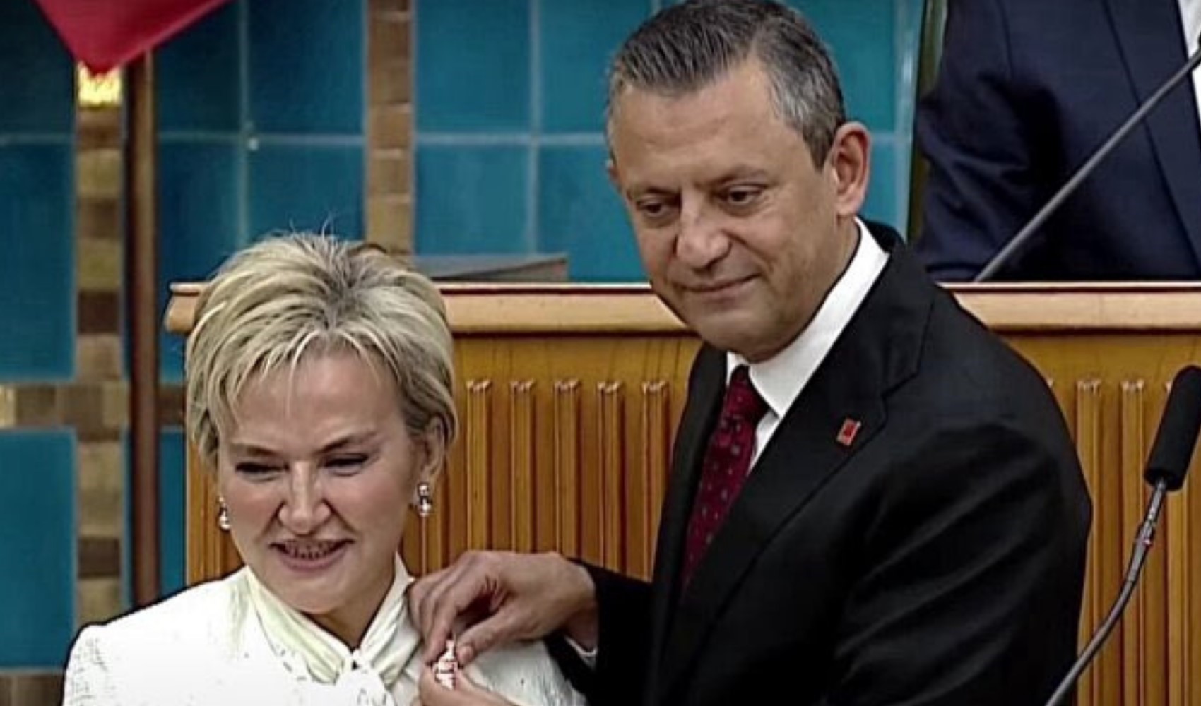 CHP'de bir istifa daha!