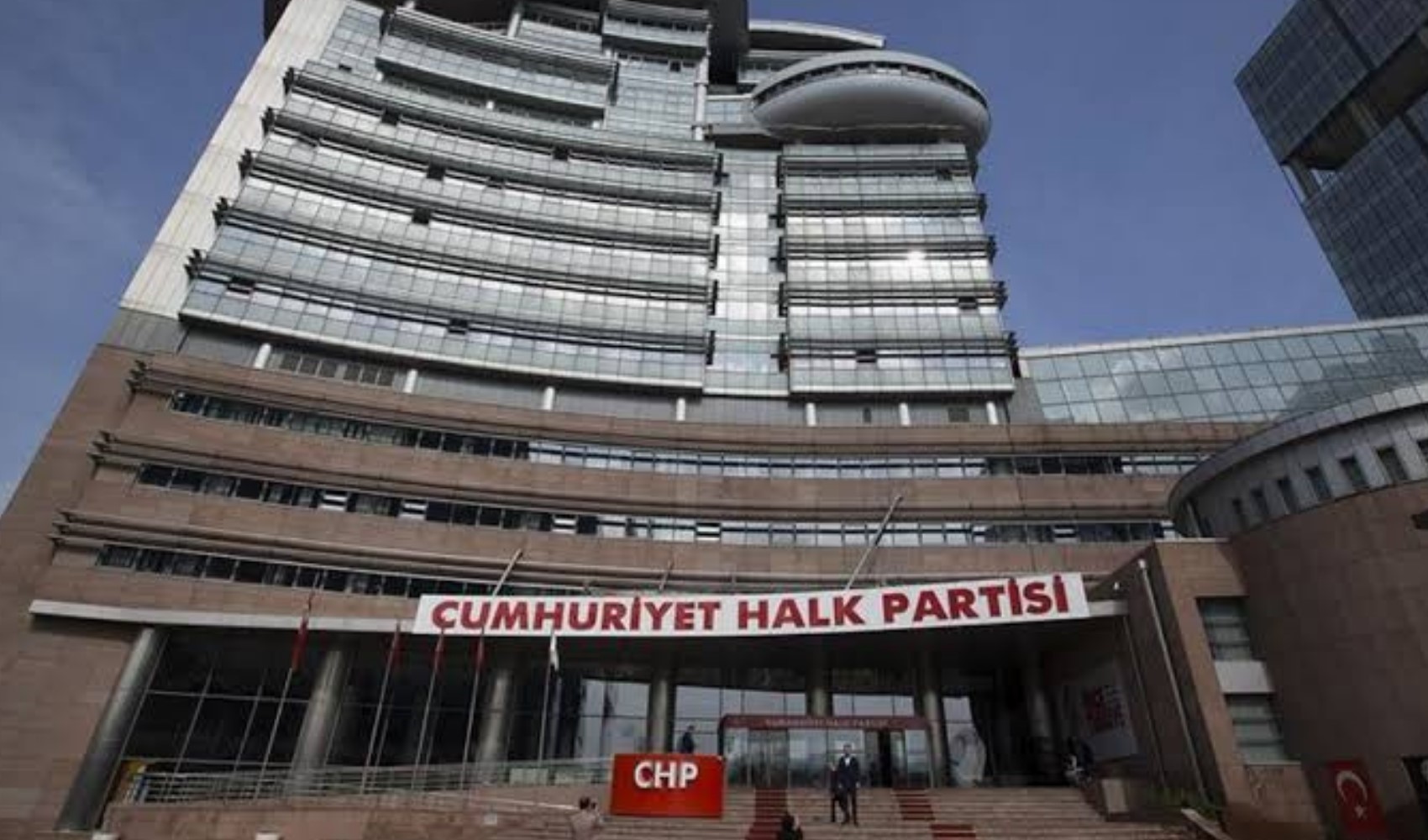 CHP'de 3 mevcut 3 eski il başkanı YDK'ya sevk edildi