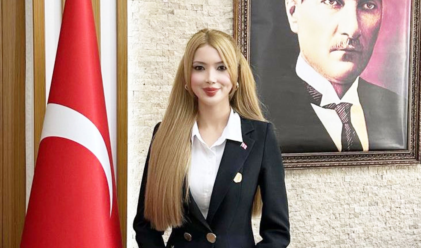 'Barbie Kaymakam' vali yardımcısı oldu