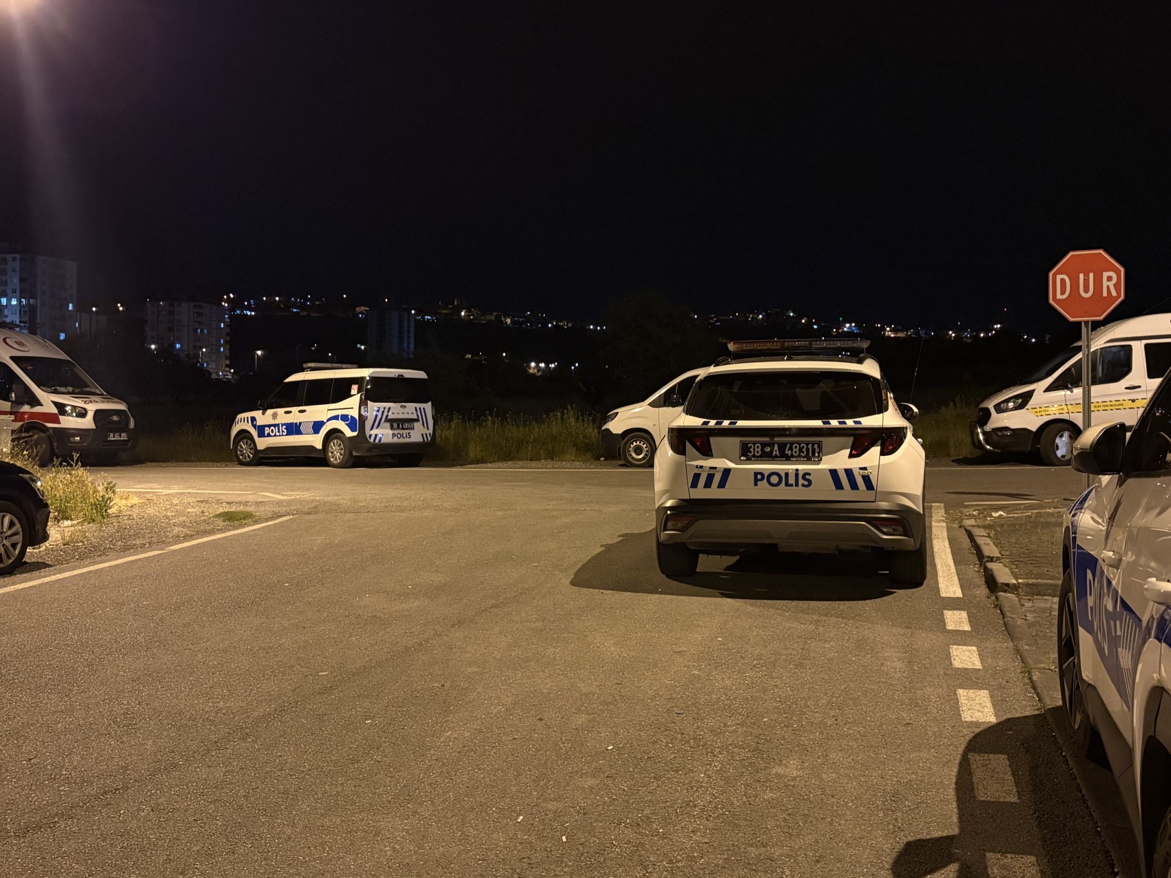 Polis memuru 'Sizleri seviyorum' notu bırakarak intihar etti