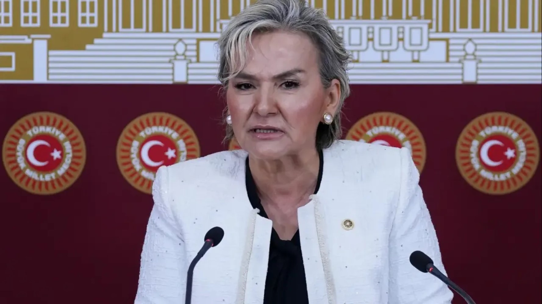 25 Haziran'da 2 isim daha AKP'ye katılacak! Belediye başkanı transferleri de yolda