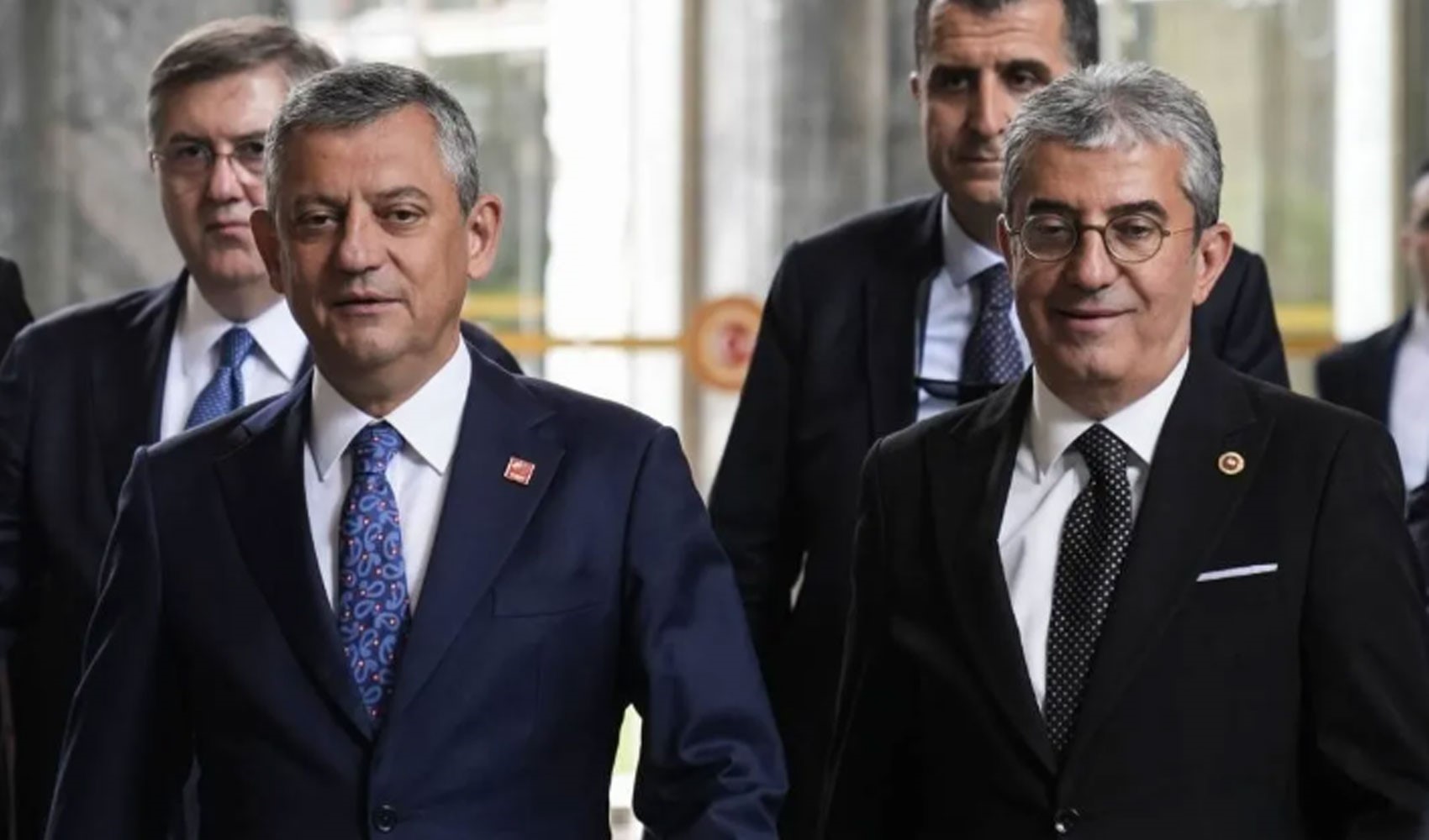 Özgür Özel'den tedbir kararı kaldırılan Gökhan Günaydın adımı