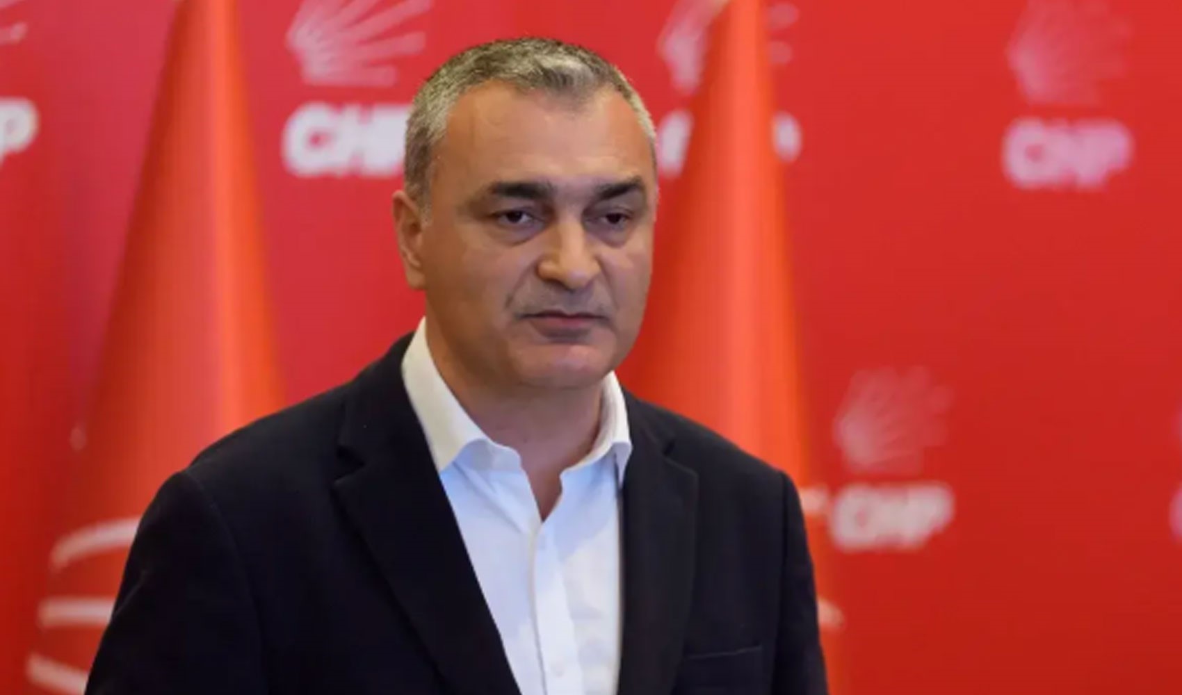 MKTV, Müslim Sarı ve zorunlu bir yazı